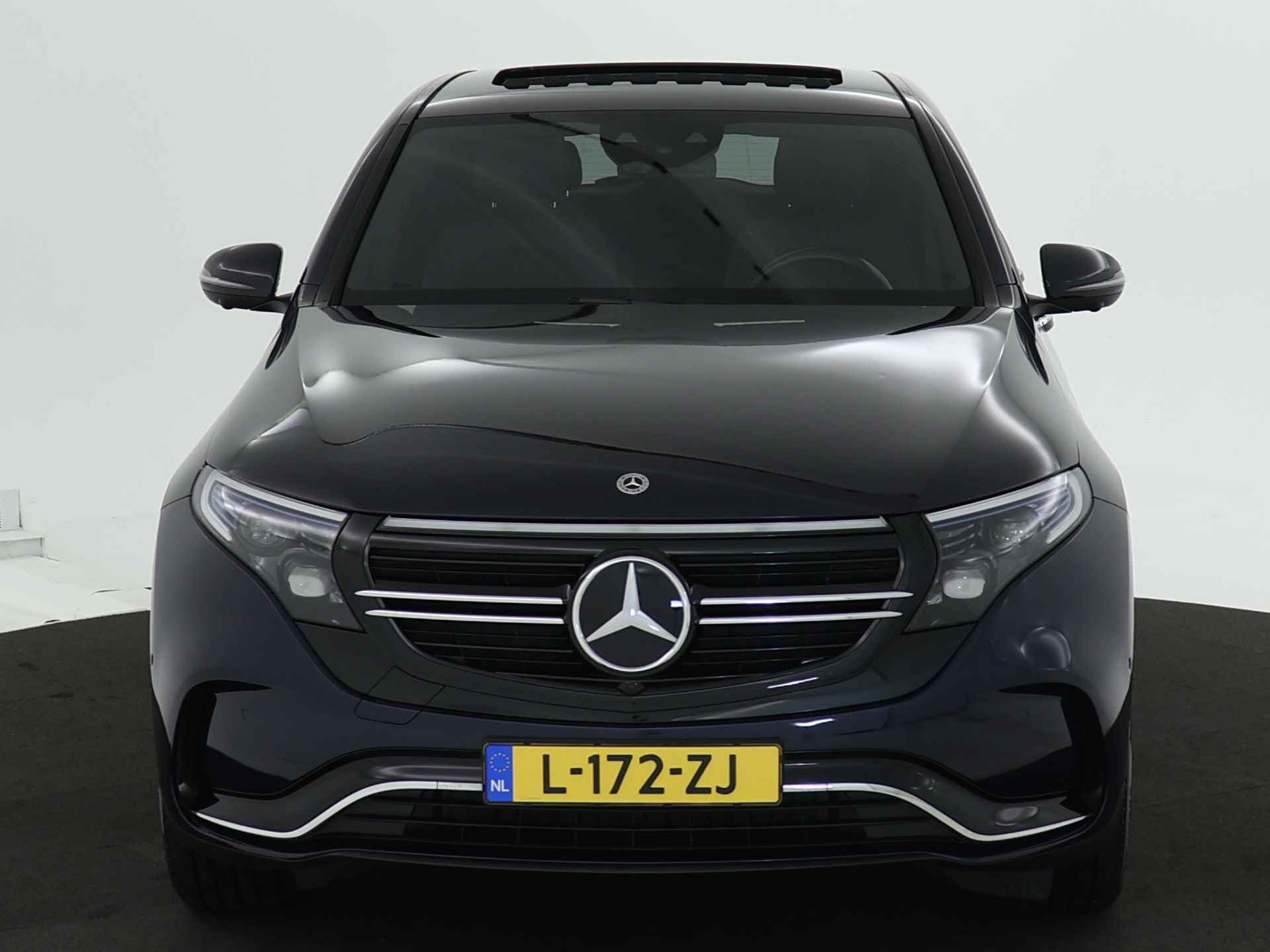 Mercedes-Benz EQC 400 4MATIC Business Solution AMG 80 kWh | Trekhaak | Rijassistentie Pack | Schuifdak | Burmester Audio | 360 gr Camera | Augmented reality | Inclusief 48 maanden Mercedes-Benz Certified garantie voor Europa. - 28/46