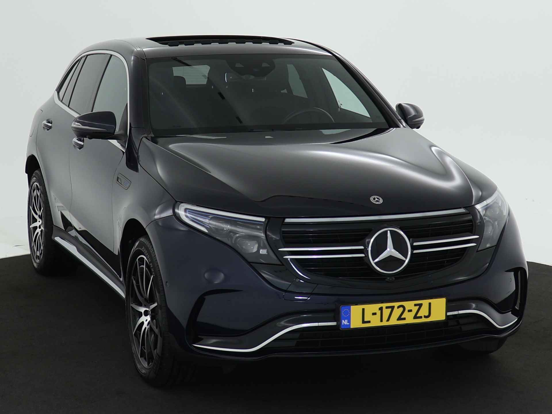 Mercedes-Benz EQC 400 4MATIC Business Solution AMG 80 kWh | Trekhaak | Rijassistentie Pack | Schuifdak | Burmester Audio | 360 gr Camera | Augmented reality | Inclusief 48 maanden Mercedes-Benz Certified garantie voor Europa. - 29/46