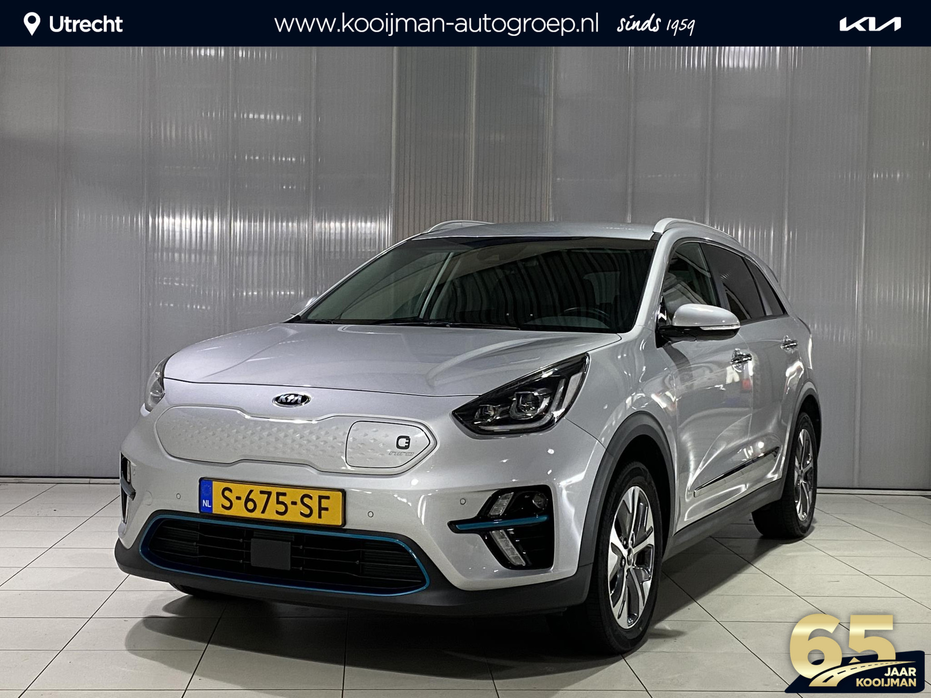 Kia E-Niro ExecutiveLine 64 kWh FABRIEKSGARANTIE T/M 09-2027 of 150.000km | Apple Carplay/Android Auto | Achteruitrij camera | Dodehoek detectie | Keyless | Stoel/Stuurverwarming | Parkeersensoren | Navigatie |