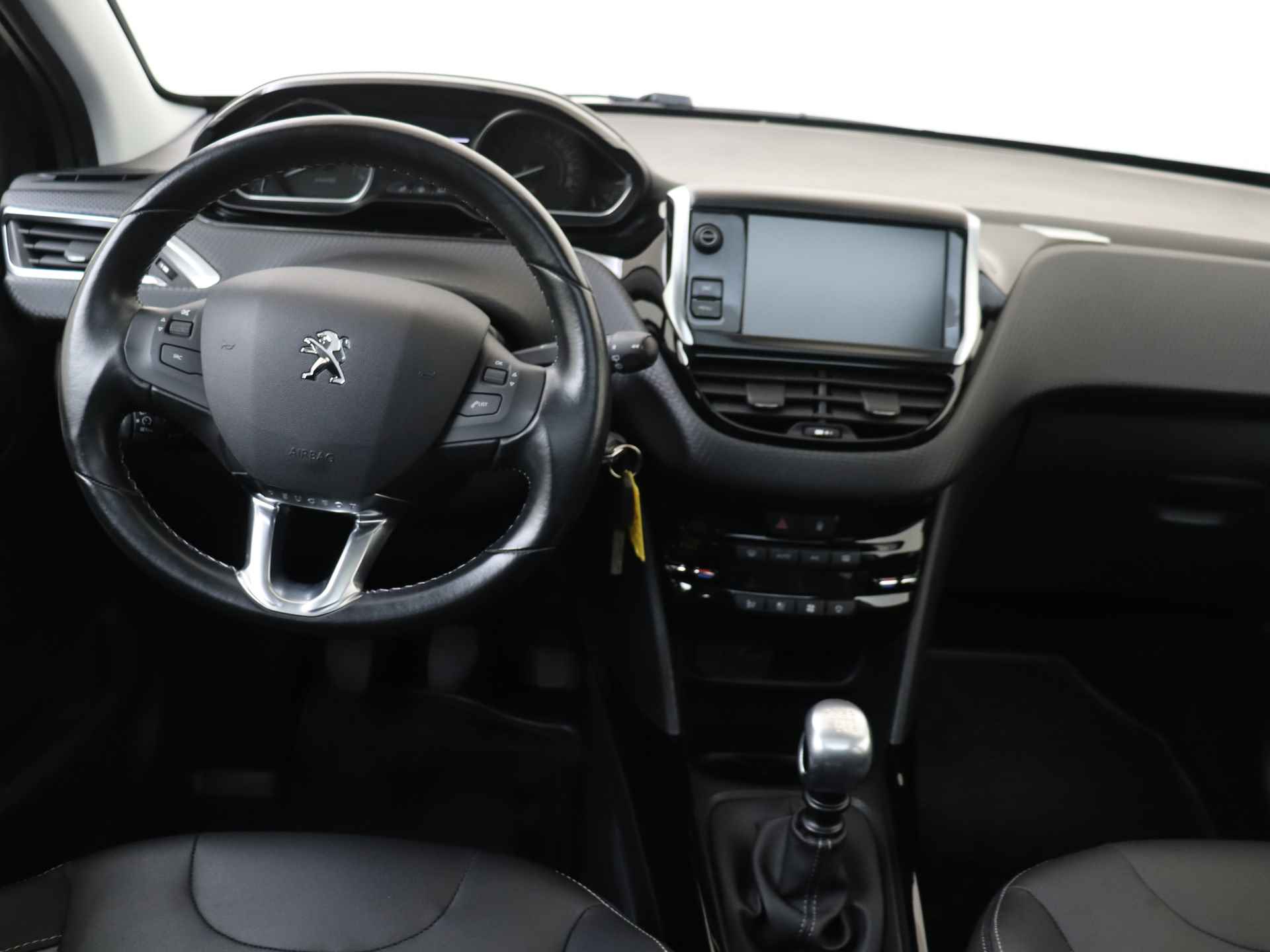 Peugeot 2008 1.2 PureTech 130PK GT-Line Navigatie | Airco | Cruise Control | - 6/33