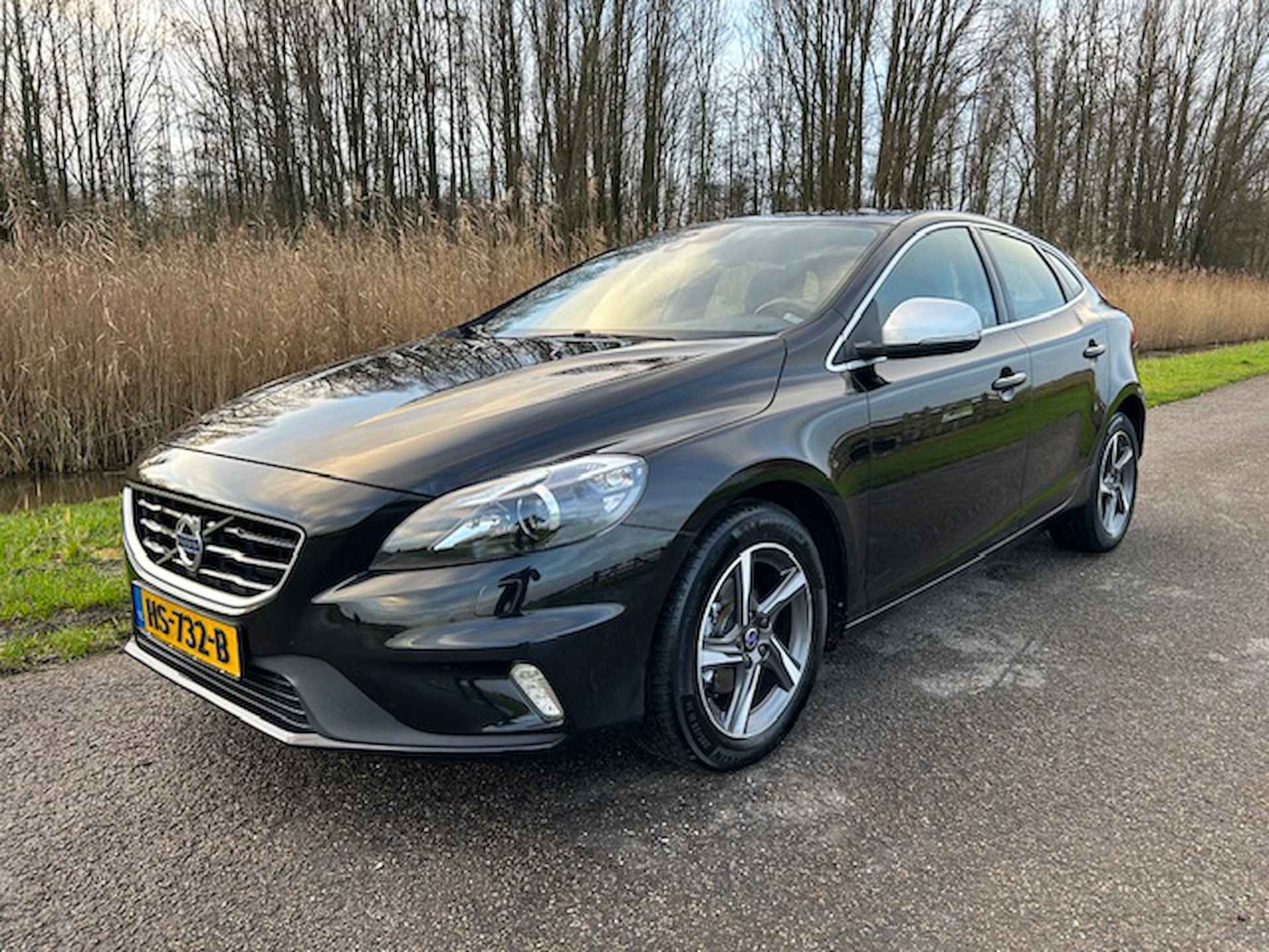 VOLVO V40 2.0 D2 120PK R-Design Business | Trekhaak | Navigatie | Voorruit + Stoelverwarming | Climate control | Cruise control | NAP | Rijklaar prijs! - 3/22