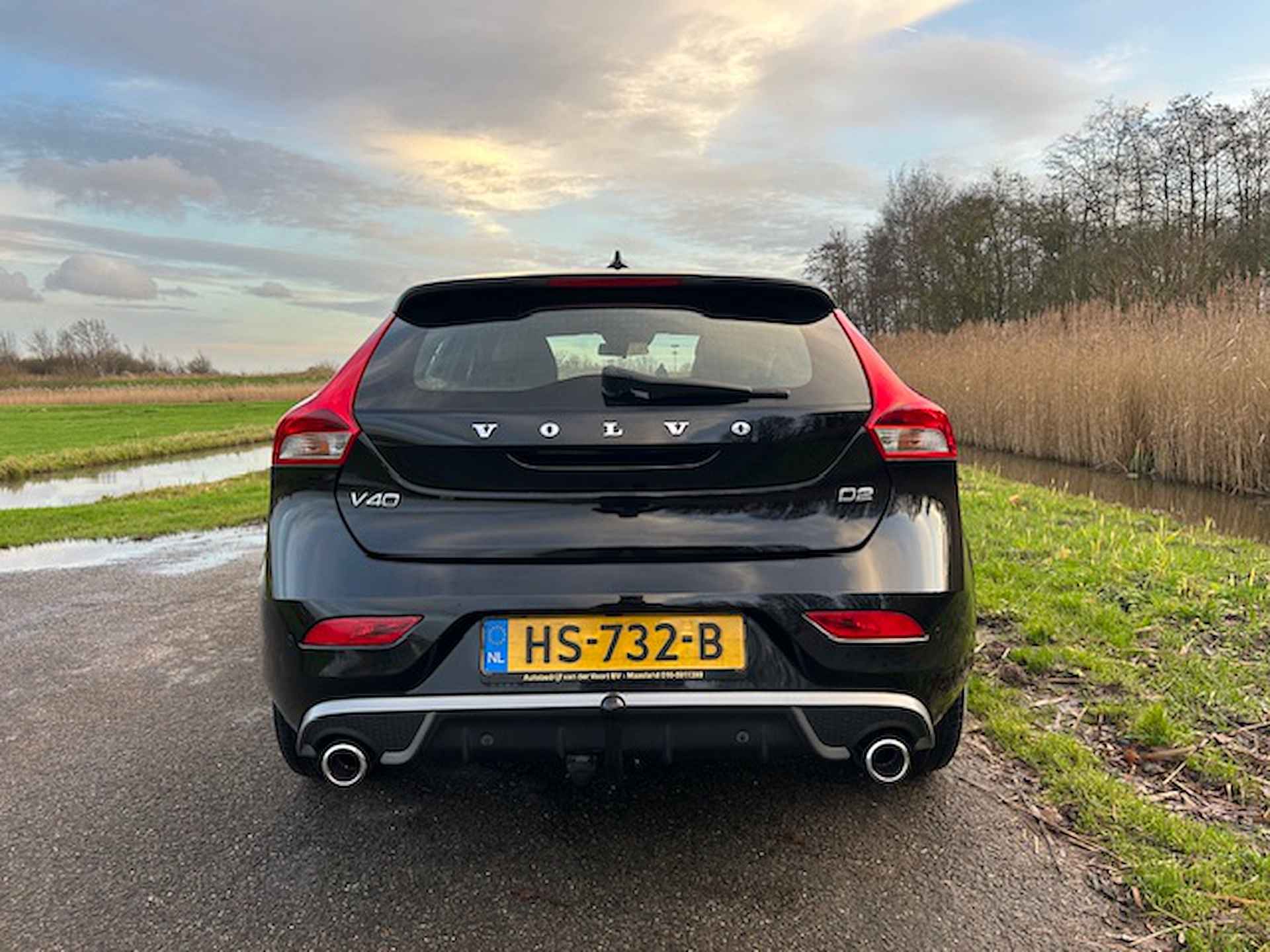 VOLVO V40 2.0 D2 120PK R-Design Business | Trekhaak | Navigatie | Voorruit + Stoelverwarming | Climate control | Cruise control | NAP | Rijklaar prijs! - 7/22