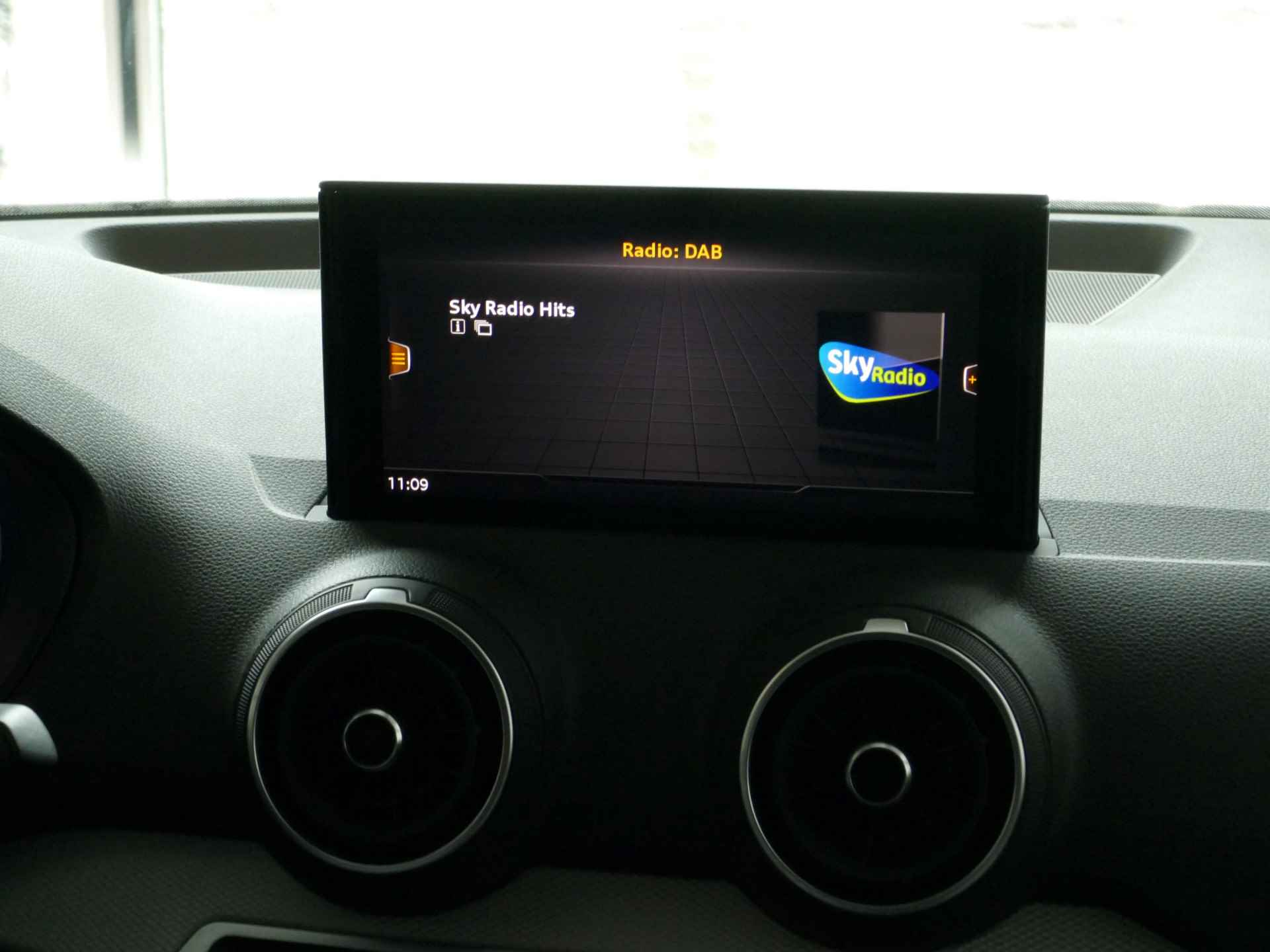 Audi Q2 35 TFSI 1.5 S EDITION 150PK VIR.COCKPIT CARPLAY NAVI CAMERA MATRIX LED STOELVERW. PDC 02/2024 - 21/73