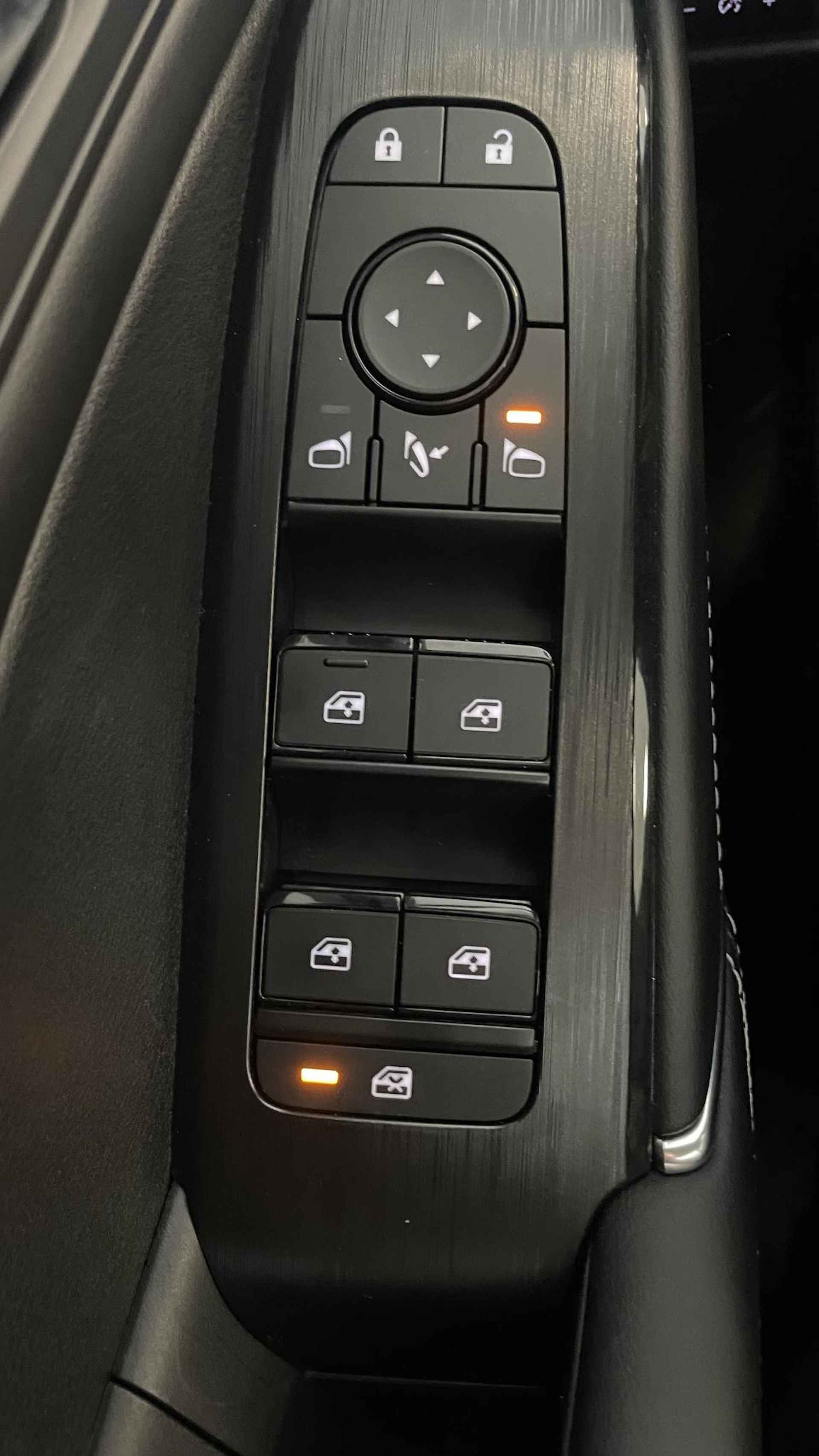 Nissan Qashqai 1.5 e-Power 190 N-Connecta | Navigatie 12,3" | Apple Carplay | Panoramadak | LED | 360° Camera | PDC | LMV 18" - 19/29