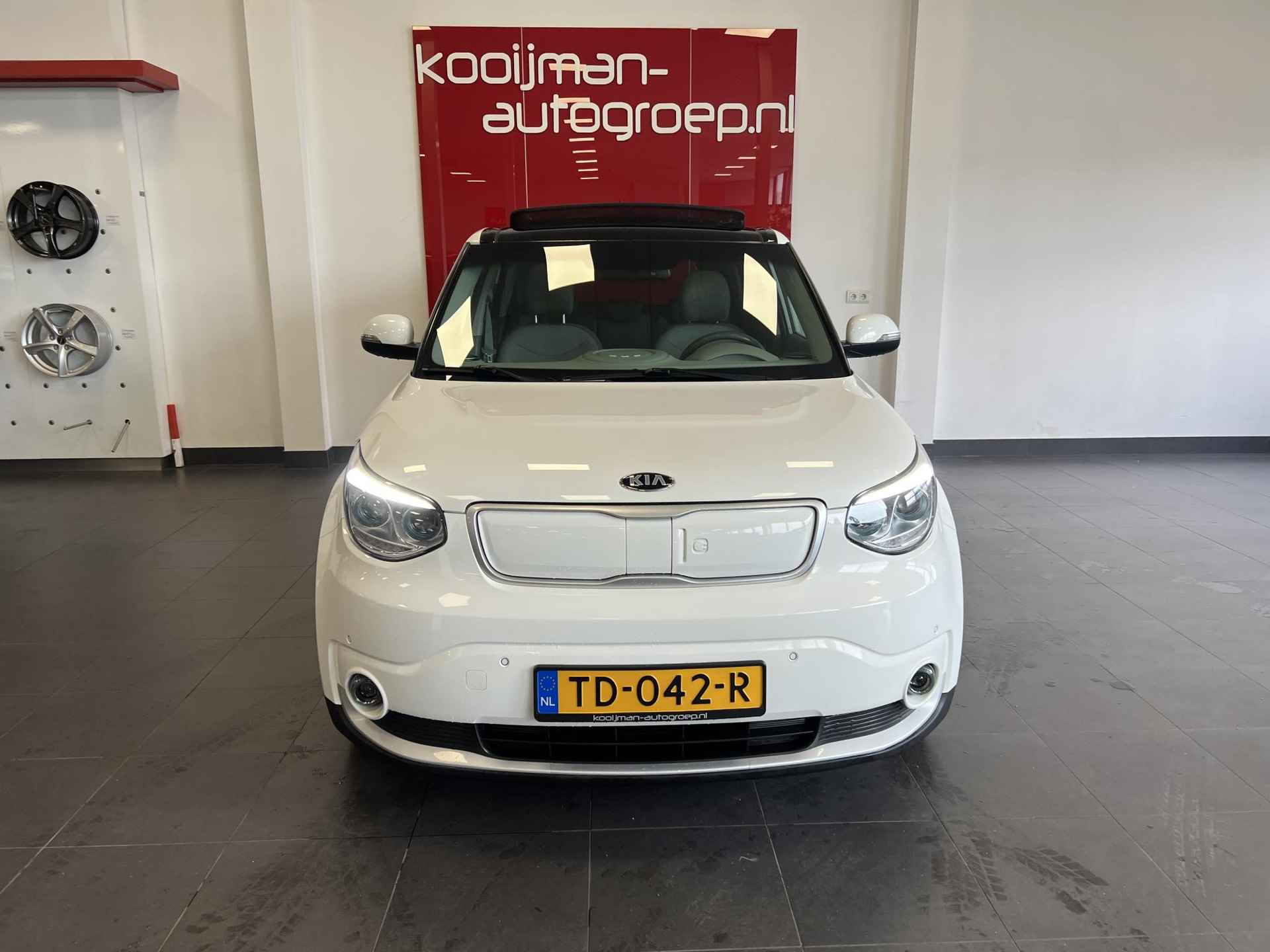 Kia Soul EV Edition 30 kWh Navigatie, Stoelverwarming, Achteruitrijcamera, Climate control - 20/24