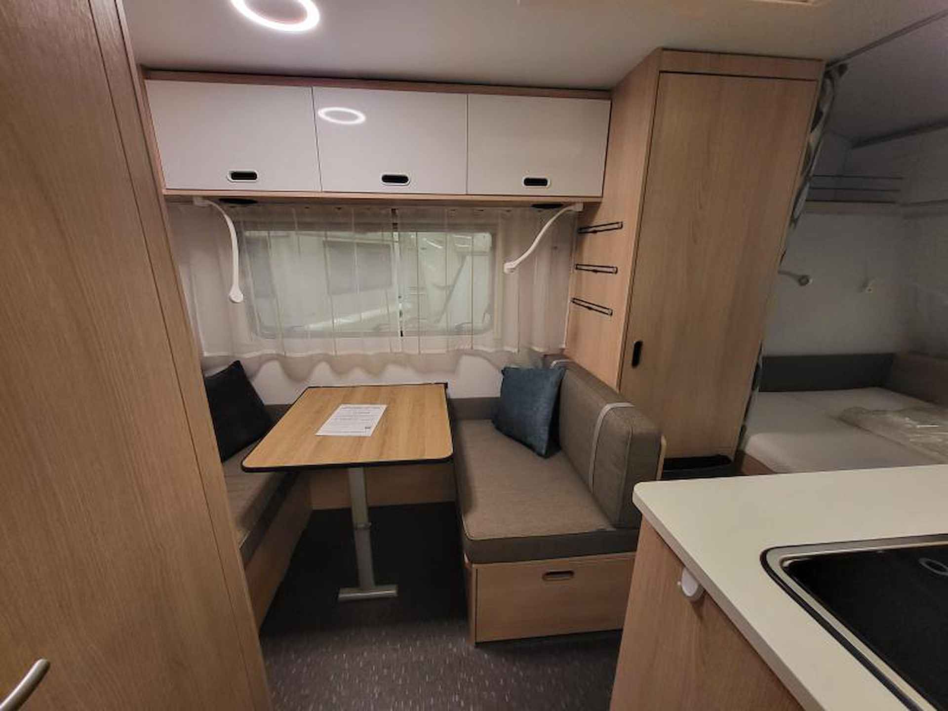 Adria Aviva 400 PS licht en compleet - 10/19