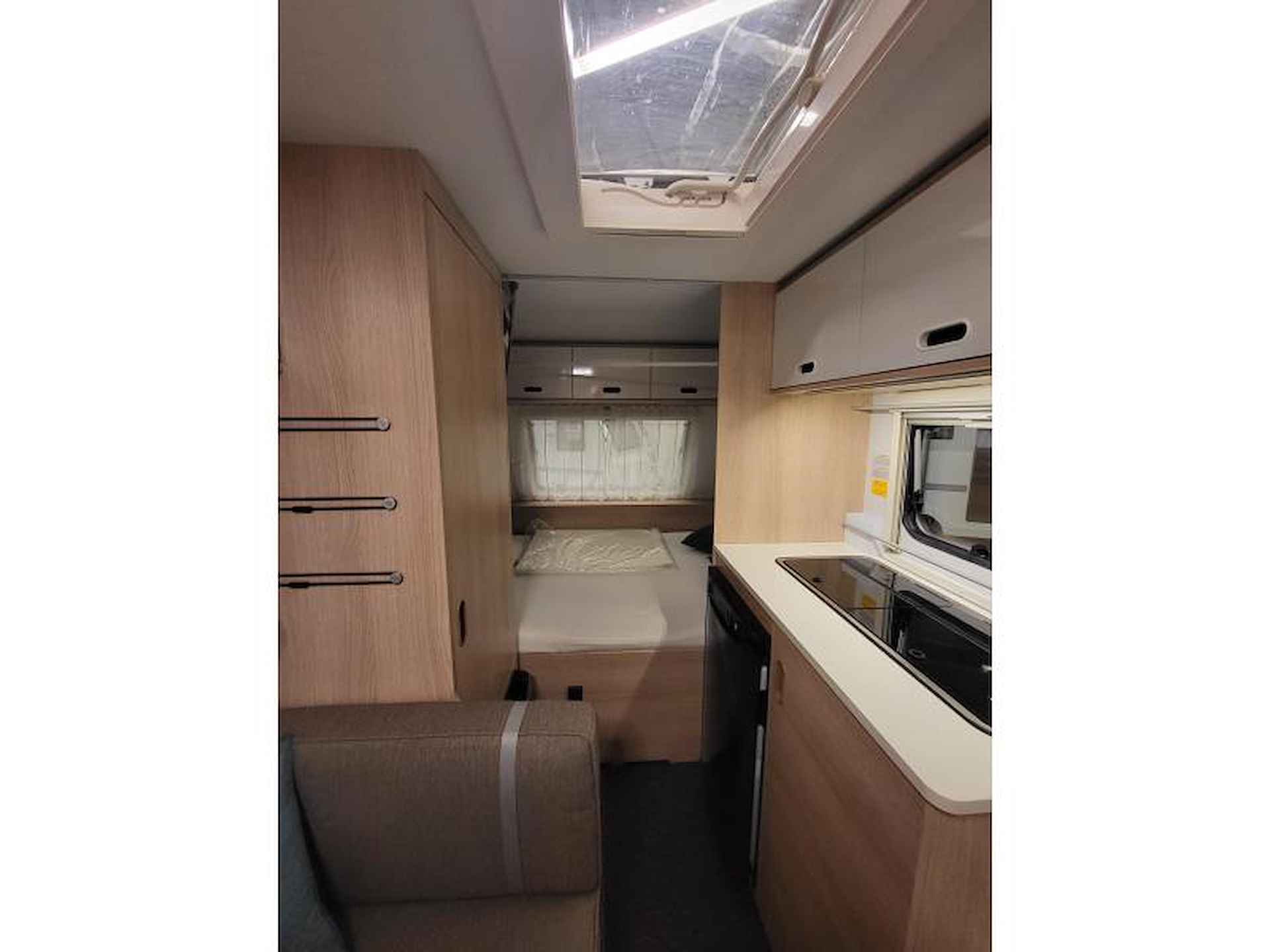 Adria Aviva 400 PS licht en compleet - 13/19