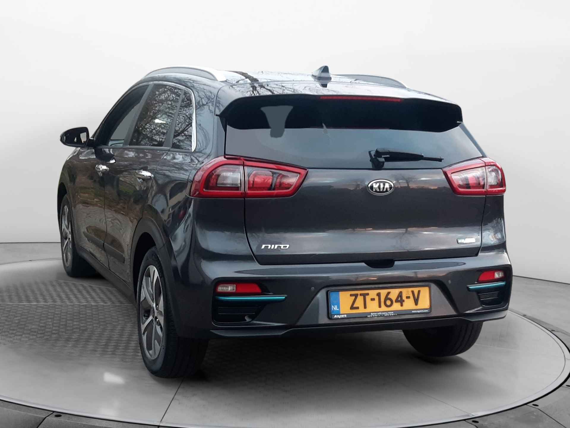 Kia e-Niro ExecutiveLine 64 kWh (204 PK) Kia-Dealer-Onderh, 12-Mnd-BOVAG, NL-Auto, Leer, Navigatie/Apple-Carplay/Android-Auto, Adaptive-Cruisecontrol, Keyless-Entry/Start, Parkeersensoren-V+A, Achteruitrijcamera, DAB, Premium-Audio, Stoelverwarming-V+A, Stoelventilatie, Stuurverwarming, Lm-Velgen-17Inch, Privacy-Glas - 18/33