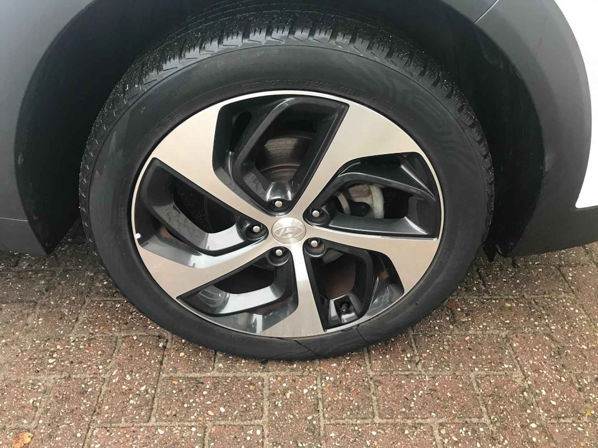 HYUNDAI Tucson 1.6 T-GDI COMFORT **Automaat/Dealer onderhouden** - 9/29