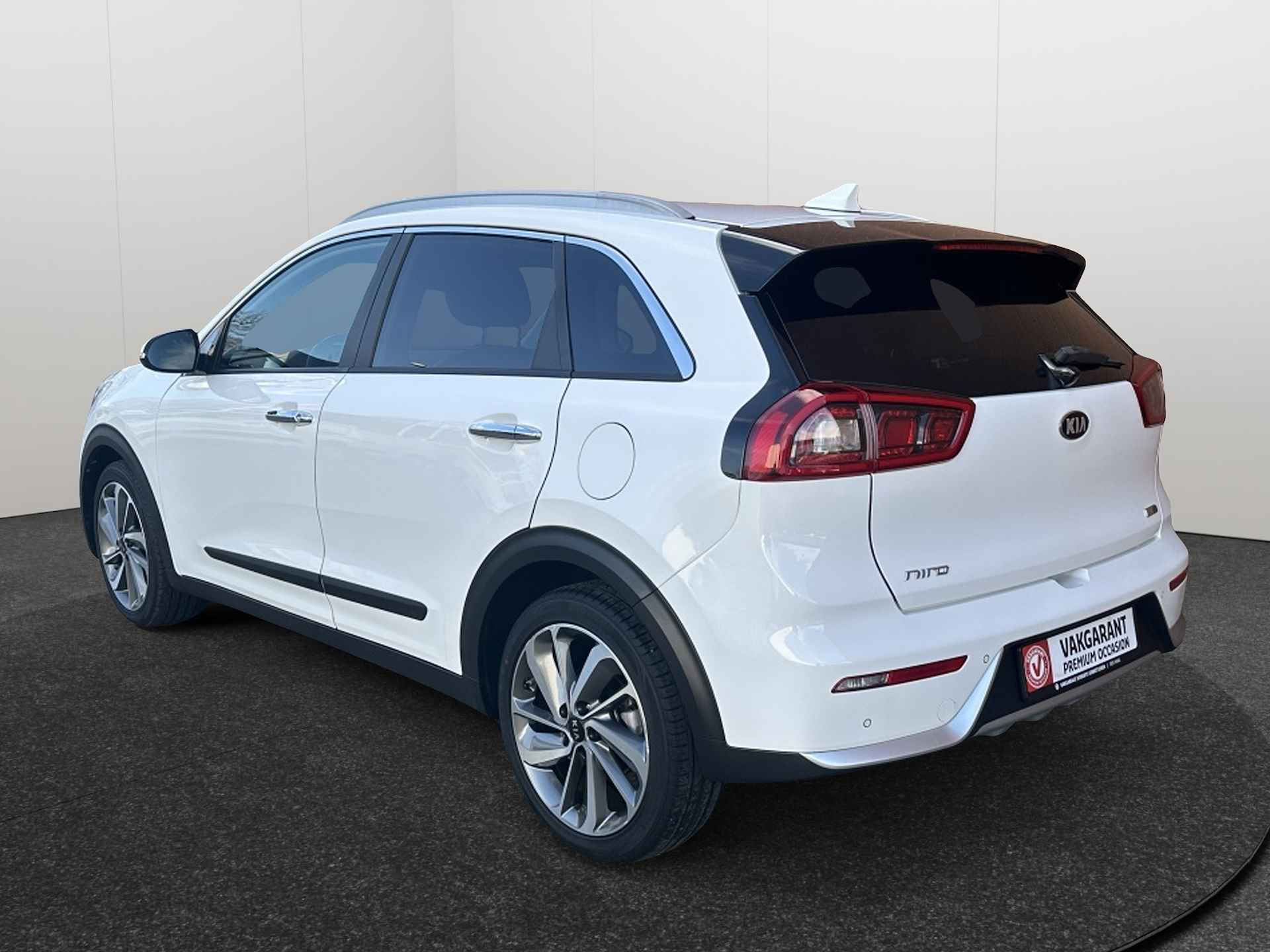 Kia Niro 1.6 GDi Hybride DynamicLine 1e eigenaar Half Leder Carplay Navig - 2/37