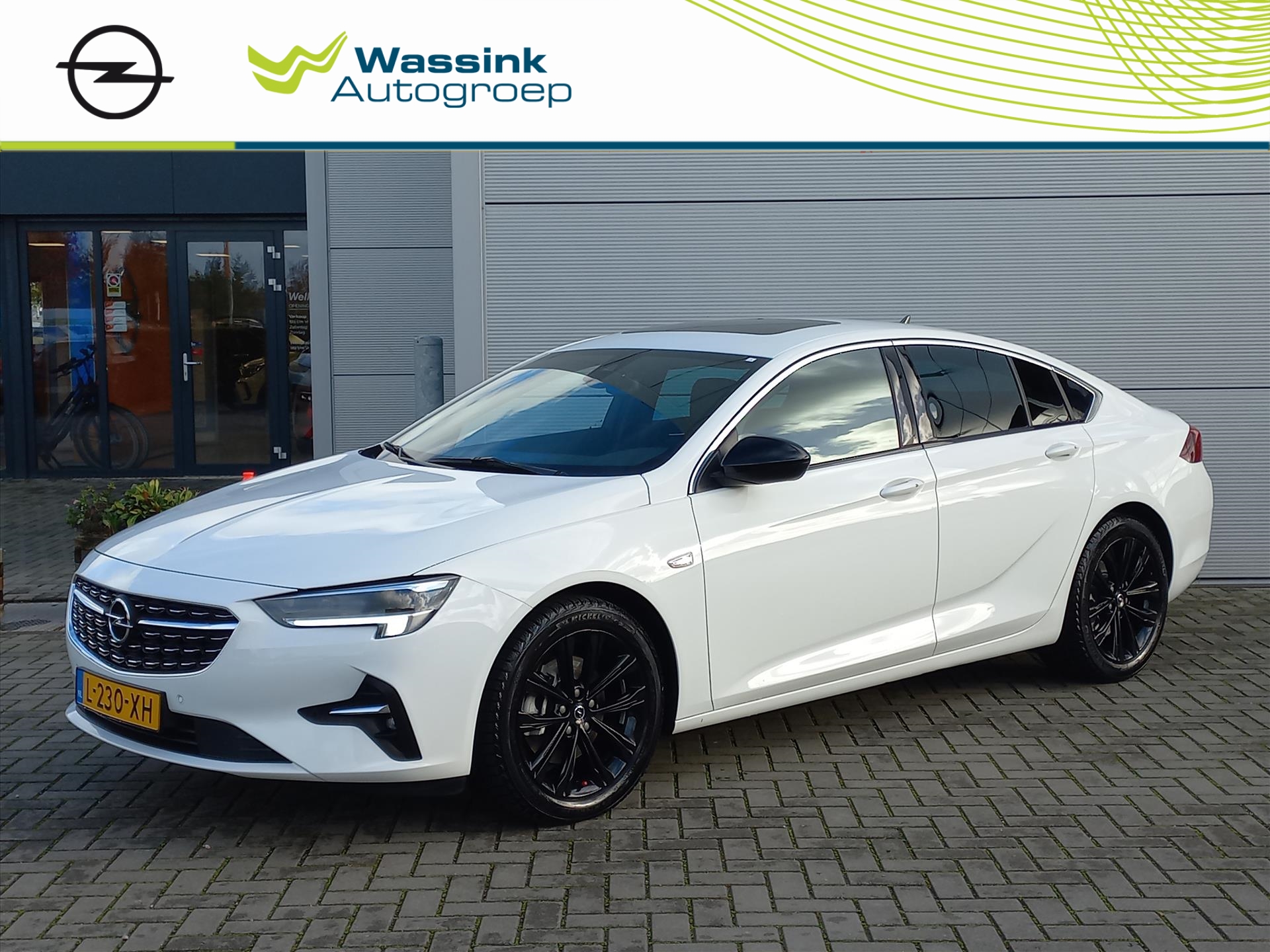 Opel Insignia Grand Sport 2.0T 200pk Business Elegance Automaat | Climate control | Navigatie | Winterpack | Open dak | Bose Sound System