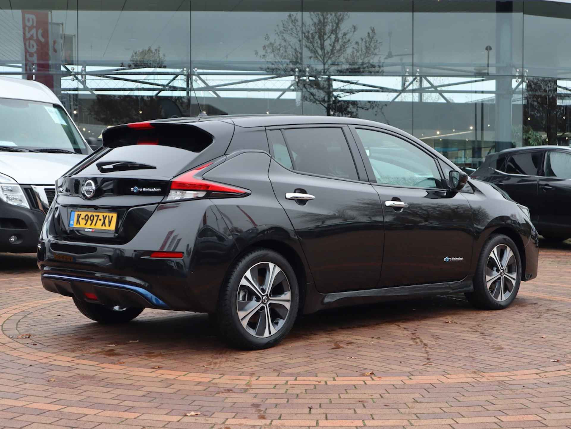 Nissan LEAF 150PK 2.ZERO EDITION 40kW / stoelverwarming / Navigatie - 3/30