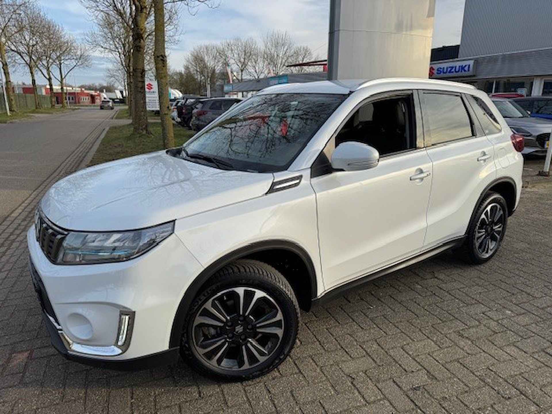 SUZUKI Vitara 1.4 Boosterjet 129pk Smart Hybrid Style - 3/42