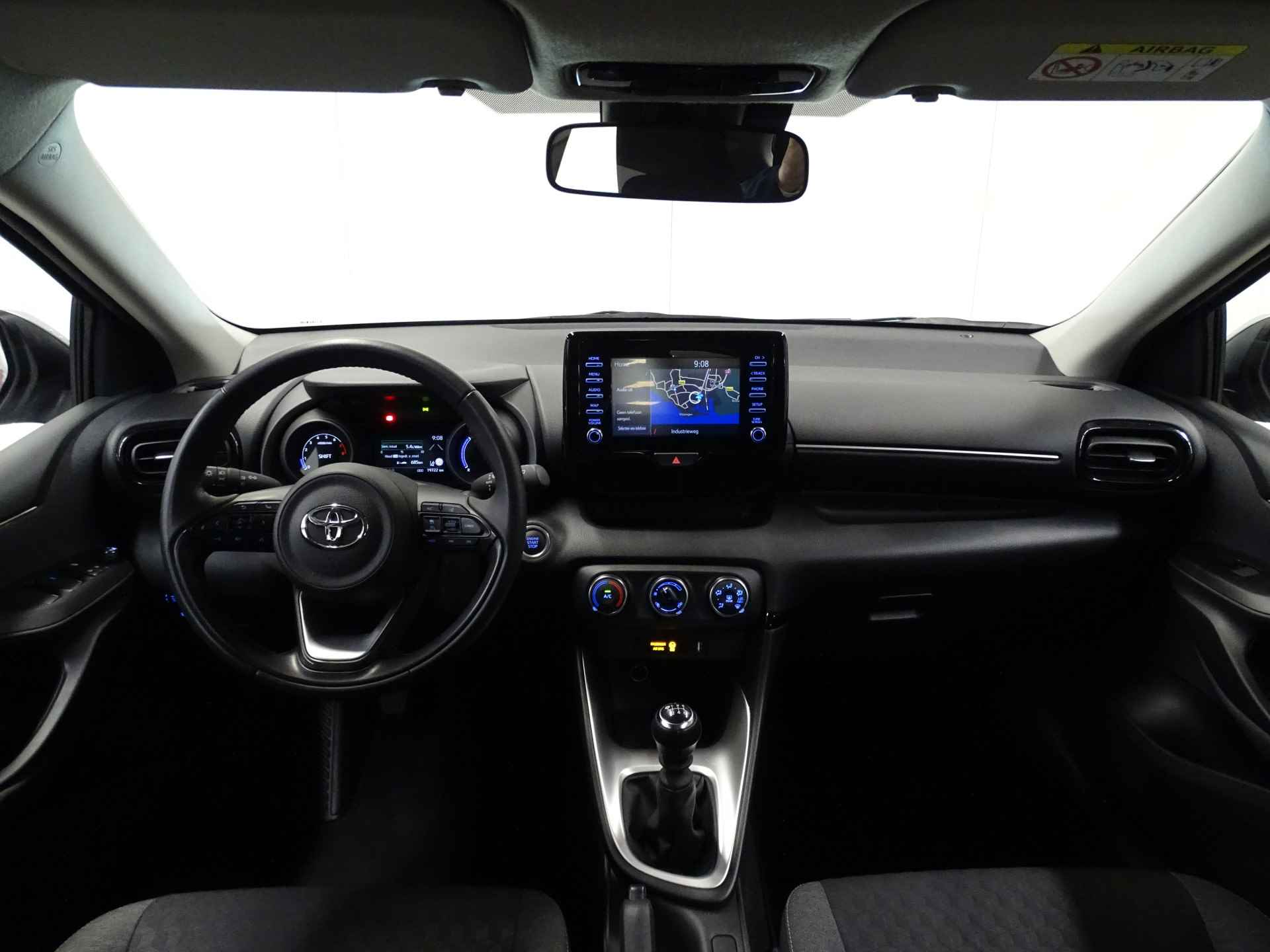 Toyota Yaris 1.5 VVT-i Dynamic | NL auto | Navigatie - 4/30