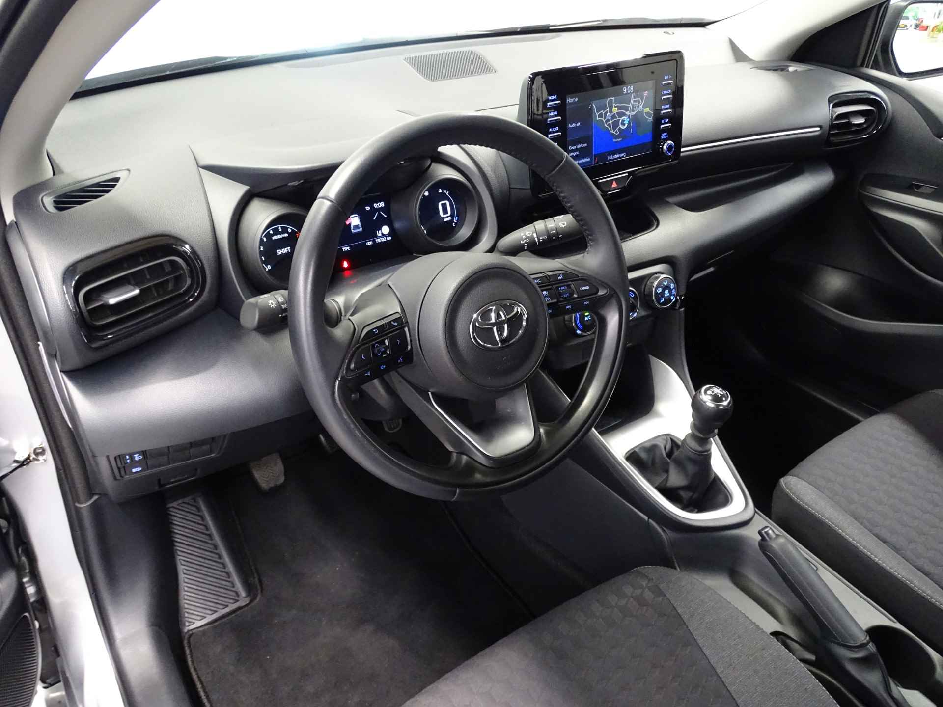 Toyota Yaris 1.5 VVT-i Dynamic | NL auto | Navigatie - 18/30