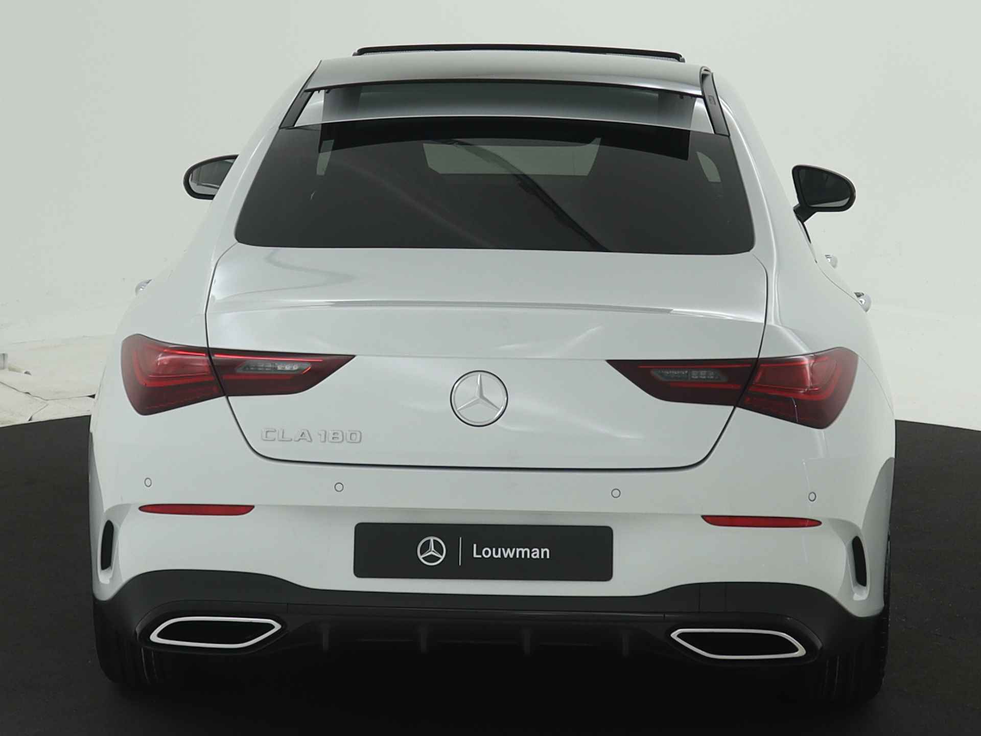 Mercedes-Benz CLA-Klasse 180 AMG Line | Panoramaschuifdak | Nightpakket | Premium Pakket | USB pakket plus | Dodehoekassistent | Sfeerverlichting | KEYLESS GO-comfortpakket | Parkeerpakket met achteruitrijcamera | - 25/39