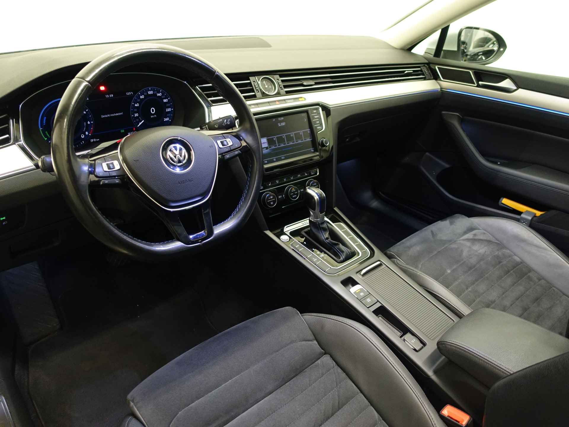 Volkswagen Passat 1.4 TSI GTE R-Line+ Aut- Panodak, Virtual Cockpit, Xenon Led, Ergo Comfort, Carplay, Acc - 3/45