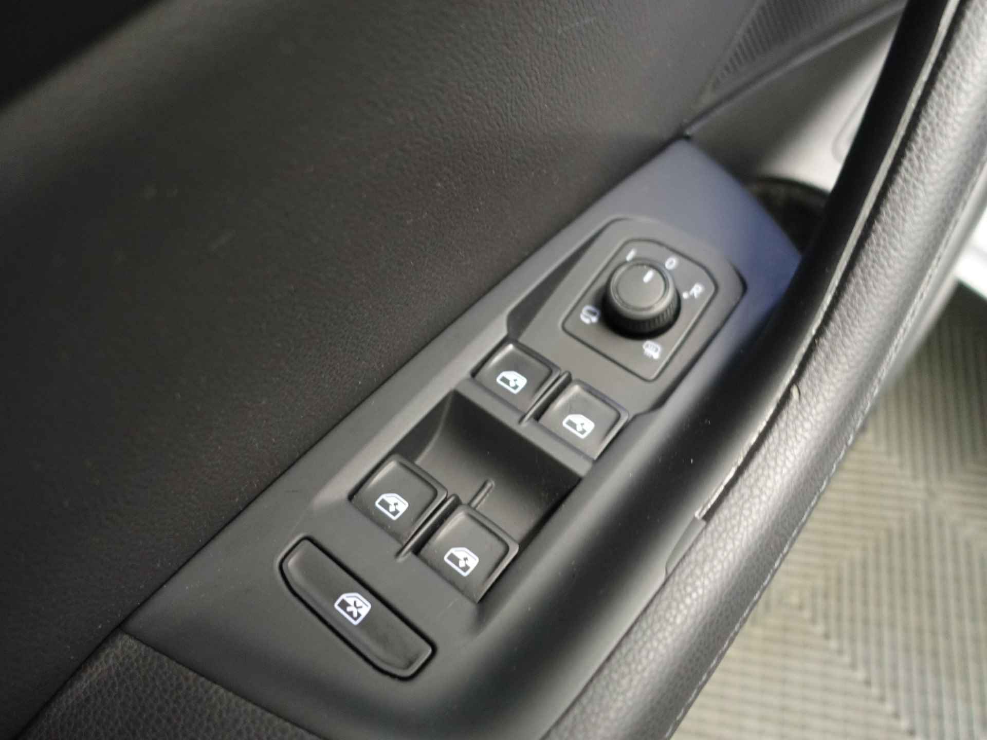 Volkswagen Passat 1.4 TSI GTE R-Line+ Aut- Panodak, Virtual Cockpit, Xenon Led, Ergo Comfort, Carplay, Acc - 28/45
