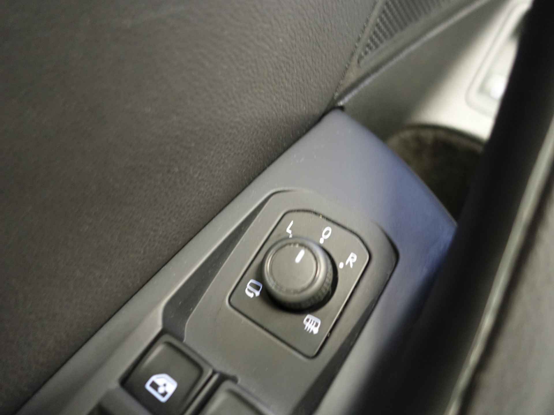 Volkswagen Passat 1.4 TSI GTE R-Line+ Aut- Panodak, Virtual Cockpit, Xenon Led, Ergo Comfort, Carplay, Acc - 29/45
