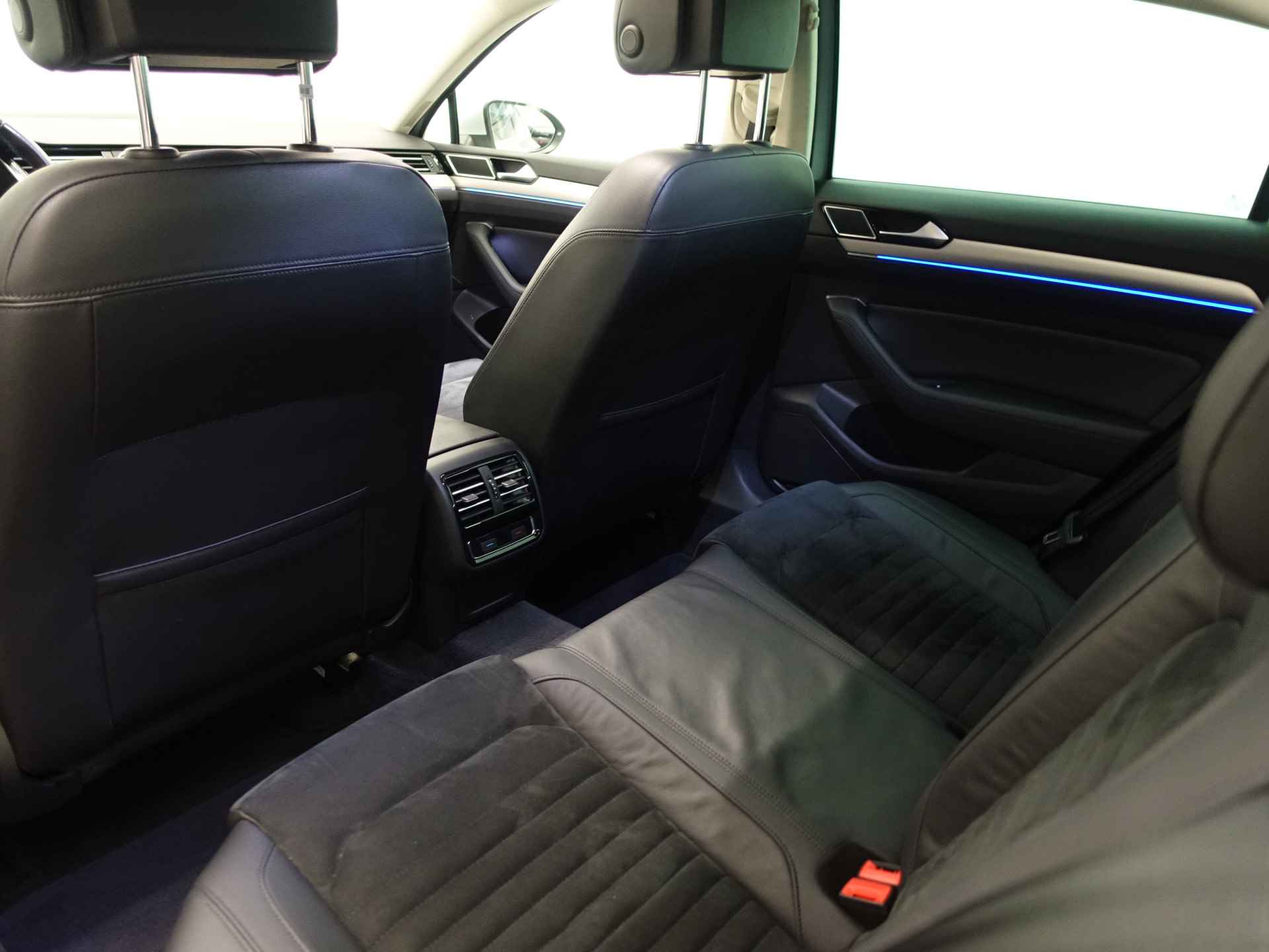 Volkswagen Passat 1.4 TSI GTE R-Line+ Aut- Panodak, Virtual Cockpit, Xenon Led, Ergo Comfort, Carplay, Acc - 41/45
