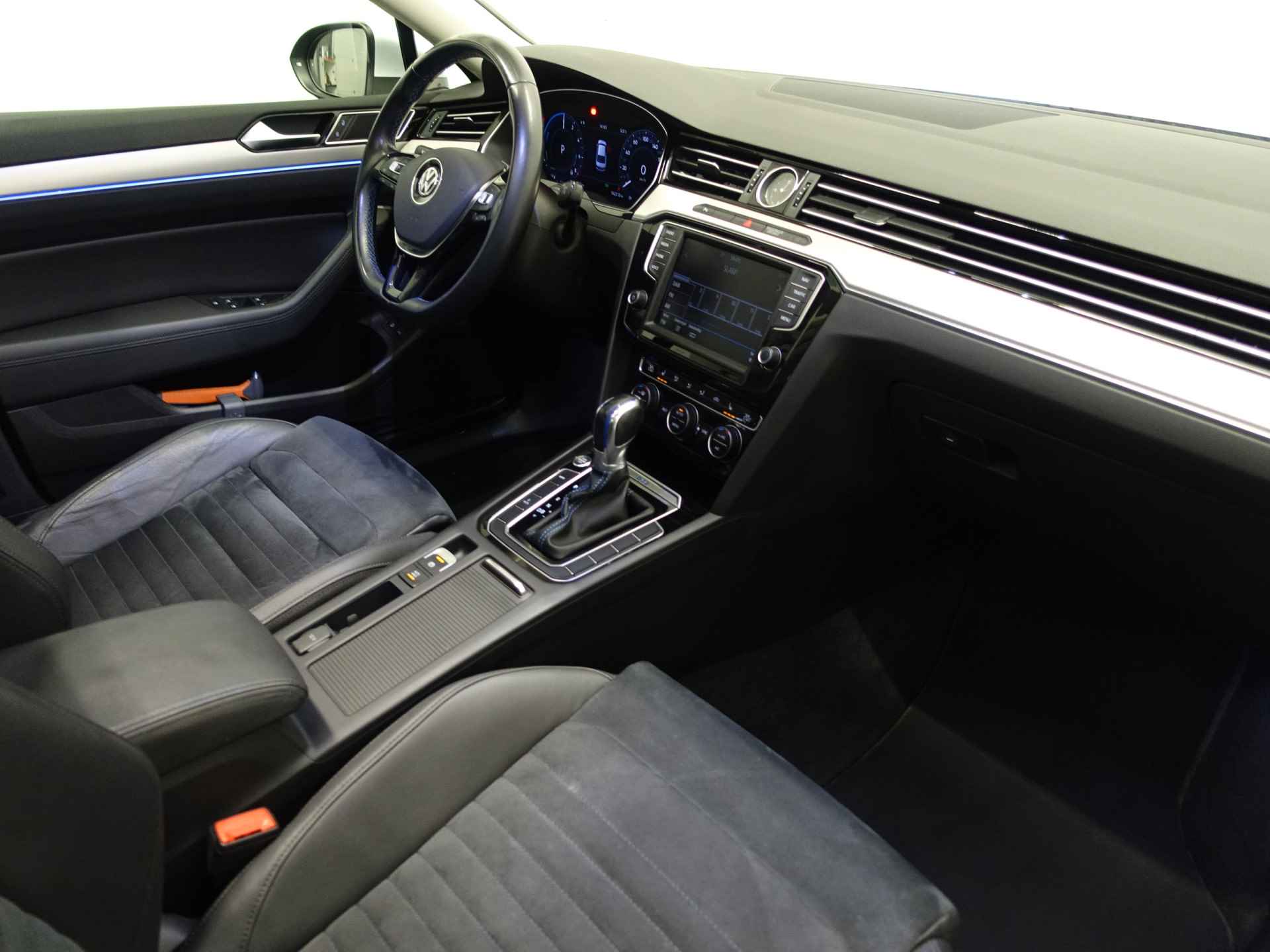 Volkswagen Passat 1.4 TSI GTE R-Line+ Aut- Panodak, Virtual Cockpit, Xenon Led, Ergo Comfort, Carplay, Acc - 43/45