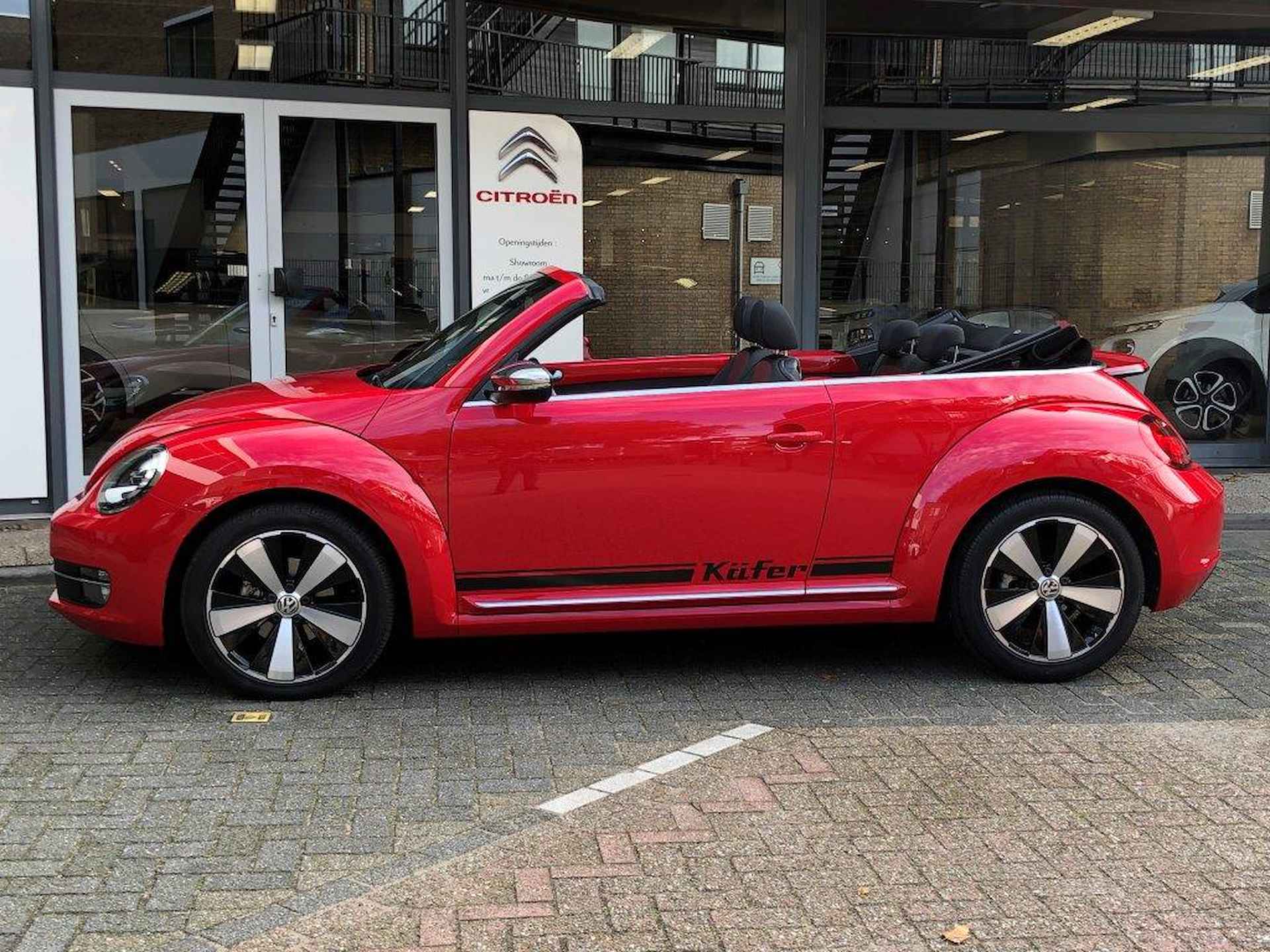 Volkswagen Beetle Cabrio Automaat Design - 3/24