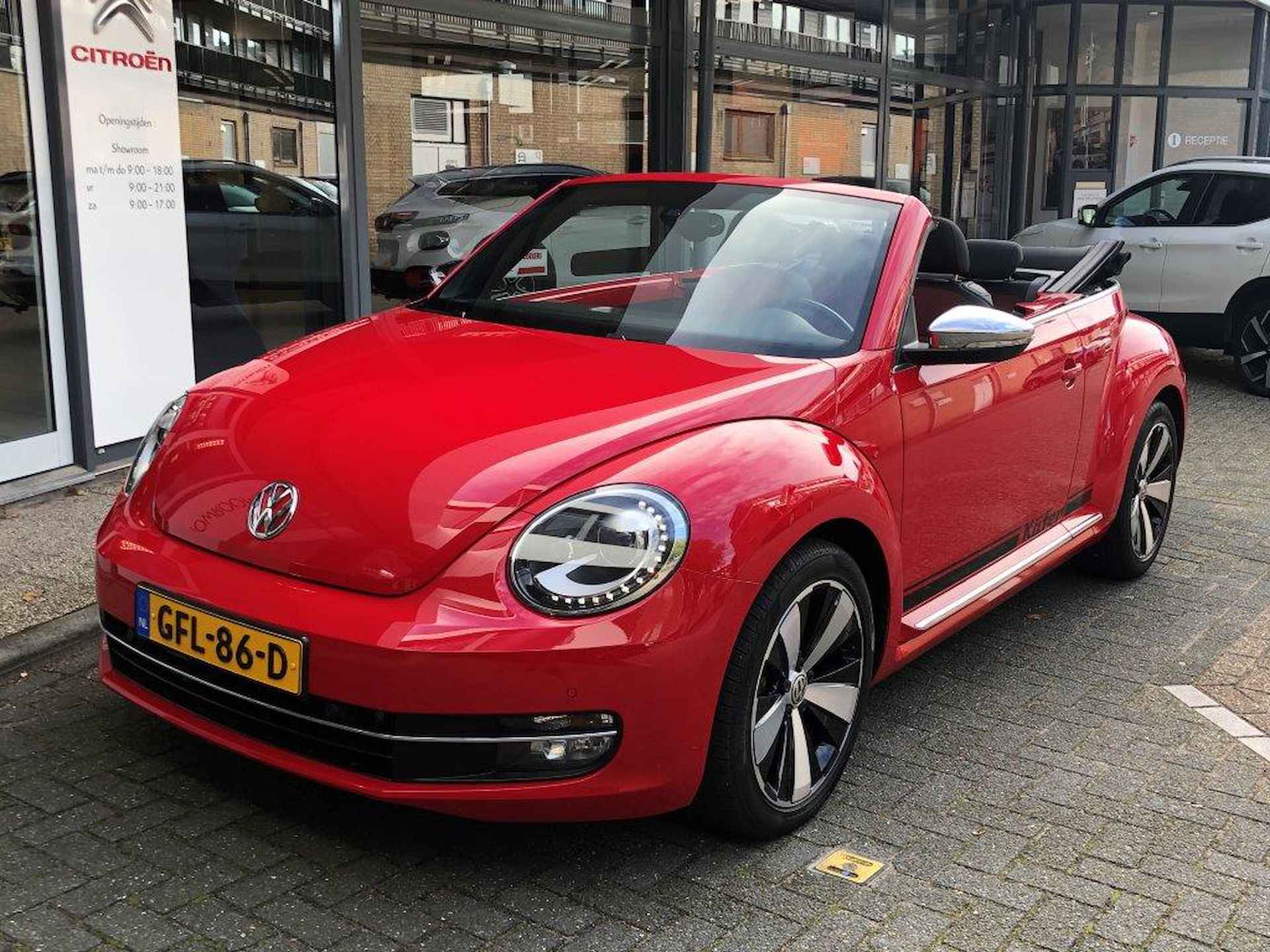 Volkswagen Beetle Cabrio Automaat Design - 4/24