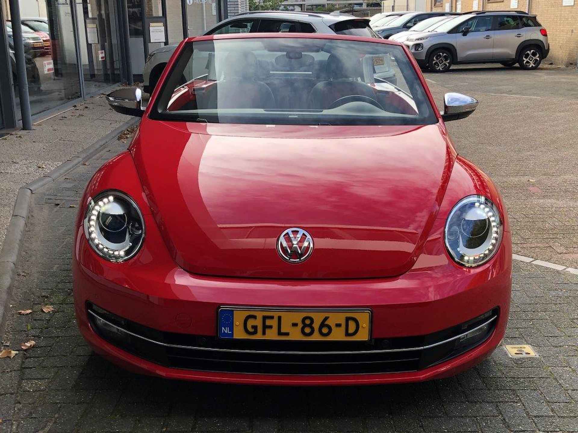 Volkswagen Beetle Cabrio Automaat Design - 5/24