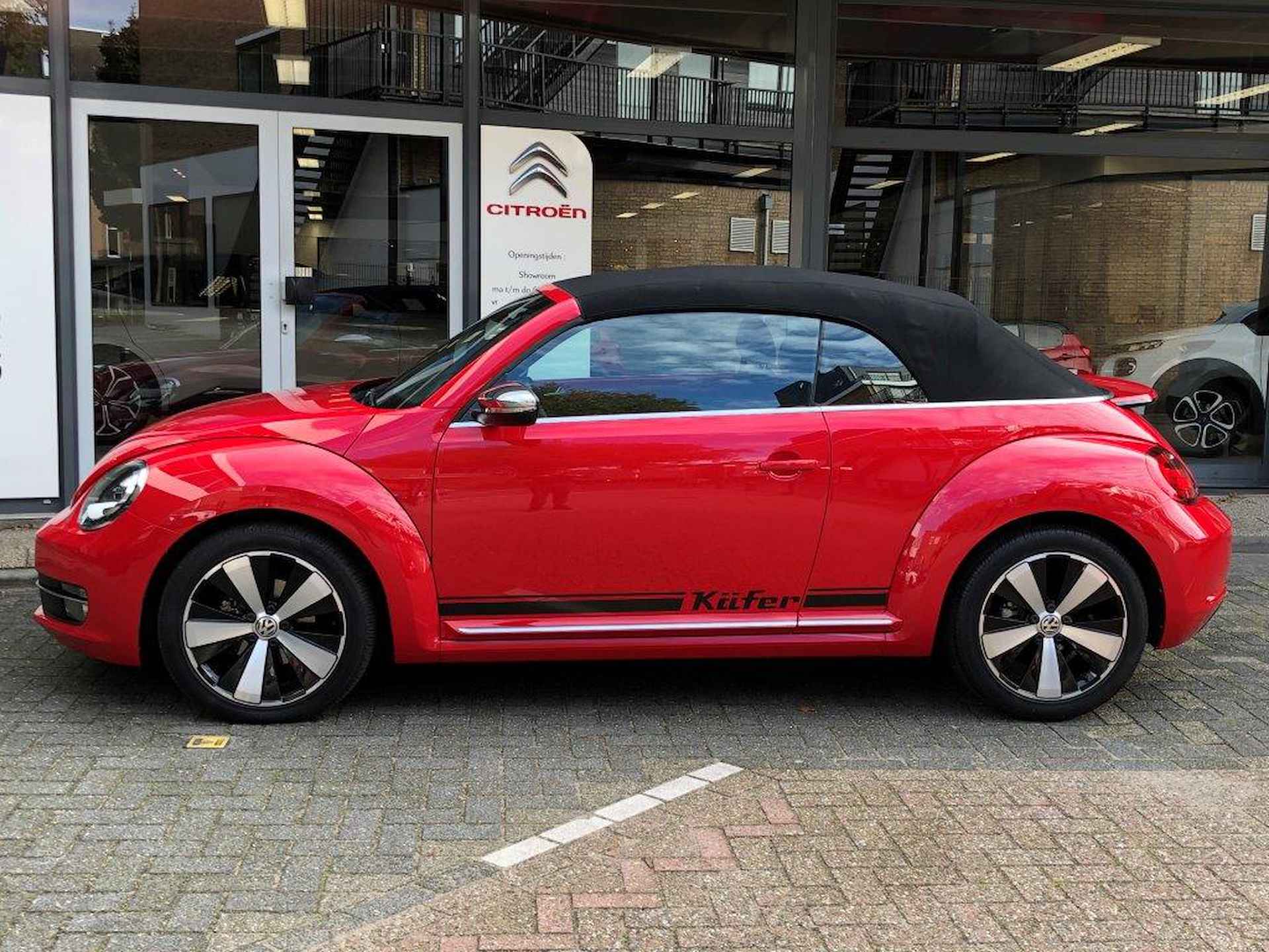 Volkswagen Beetle Cabrio Automaat Design - 17/24