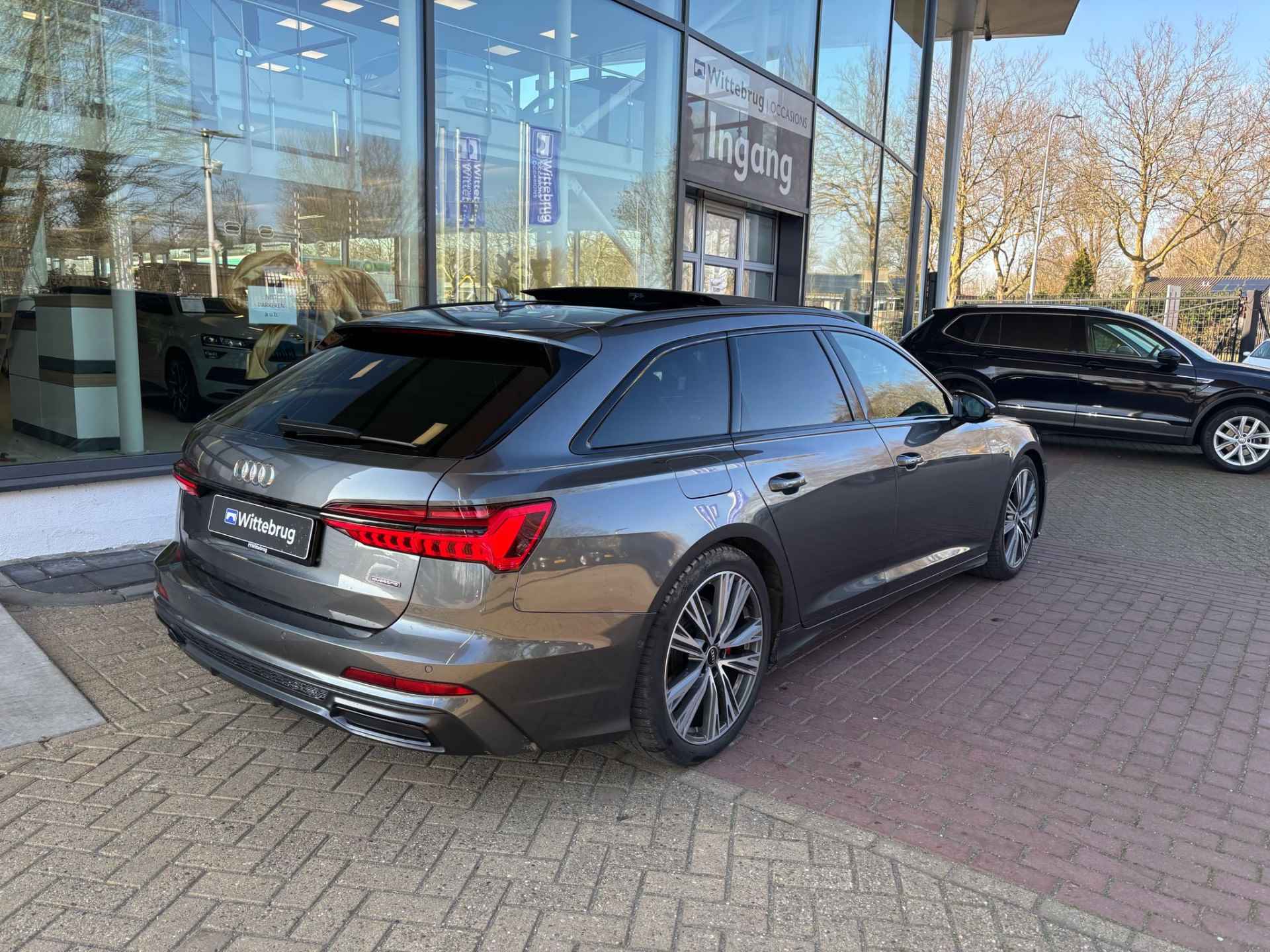 Audi A6 Avant 55 TFSI e quattro Competition / Panorama dak / Leder / Elect. Trekhaak / 367PK / Optiek Pakket Zwart / 20 Inch / Audi Soundsystem / Adaptive cruise - 11/41