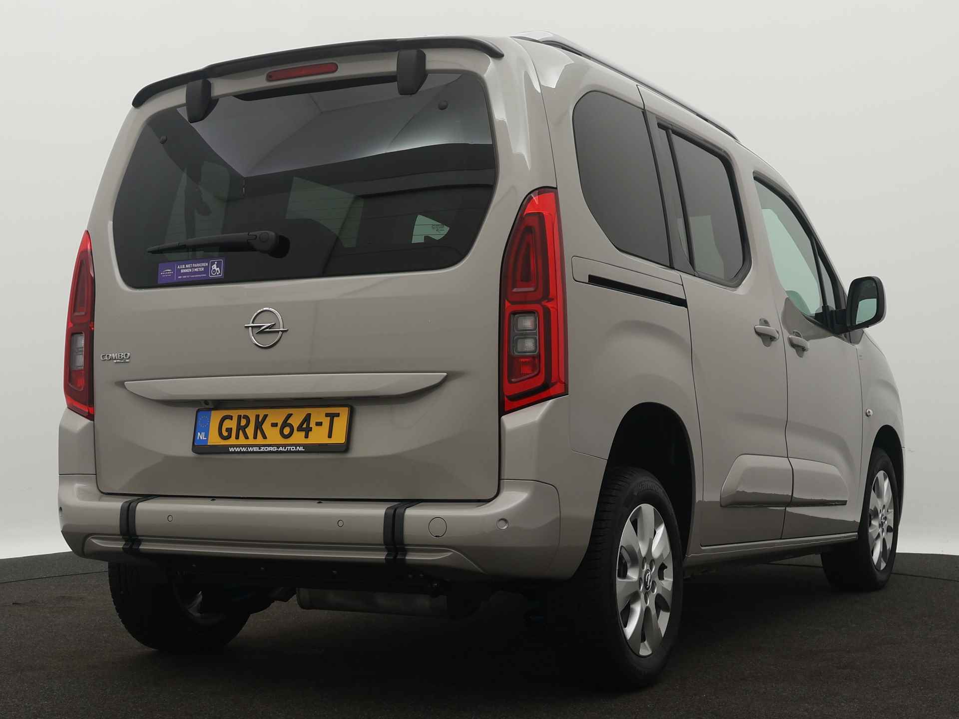 Opel Combo Tour 1.2 Turbo L1H1 Edition Direct leverbaar! Rolstoelauto en lier - 3/37