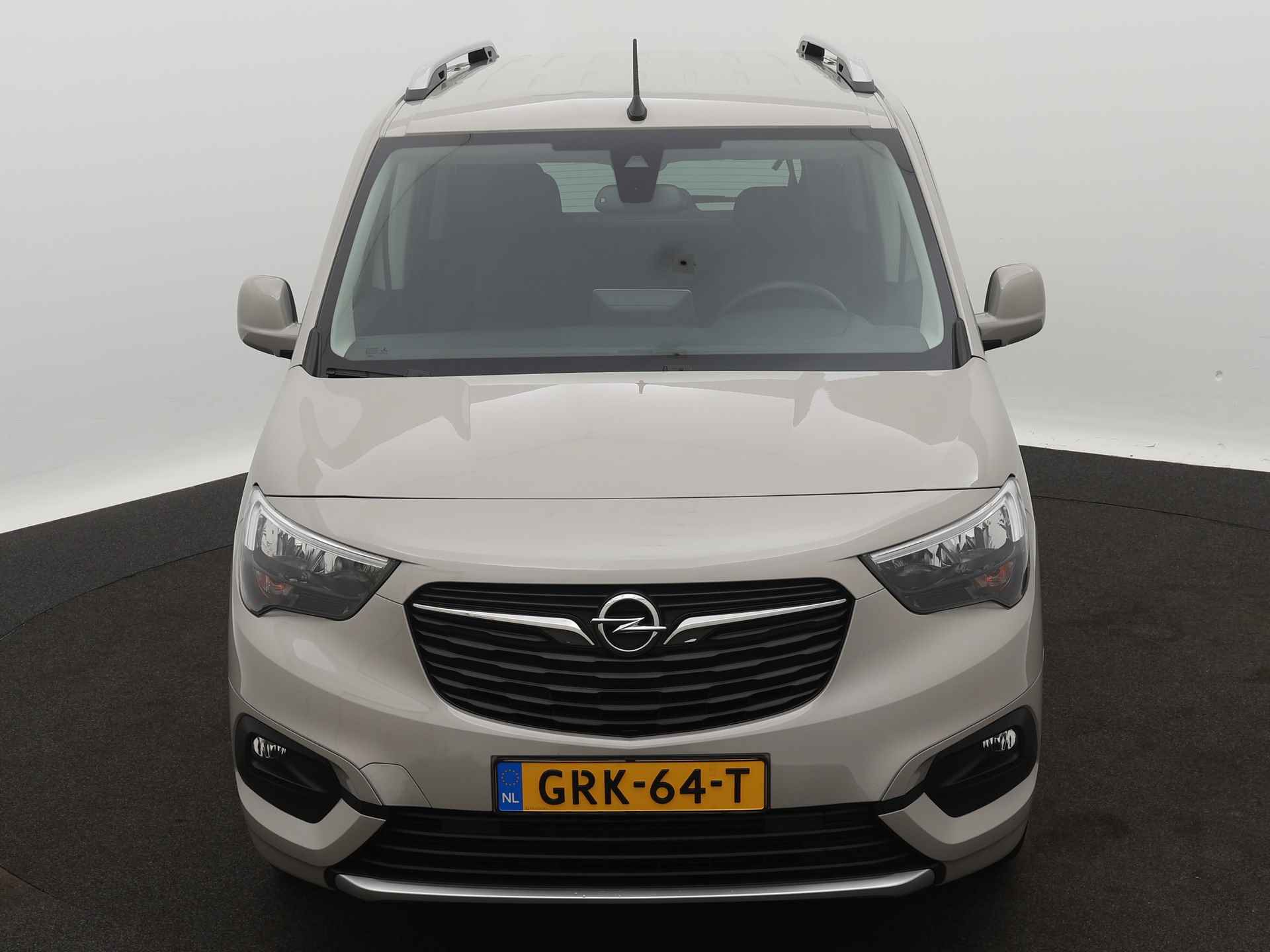 Opel Combo Tour 1.2 Turbo L1H1 Edition Direct leverbaar! Rolstoelauto en lier - 23/37