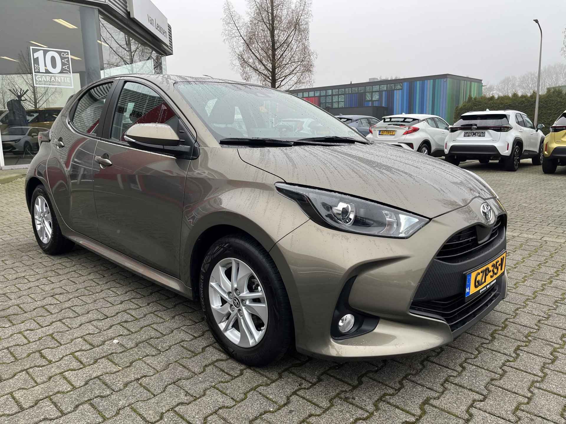 Toyota Yaris 1.5 VVT-i AUTOMAAT STOELVERW APPLE/ANDROID AIRCO AD-CRUISE LAGE KM-STAND - 5/31