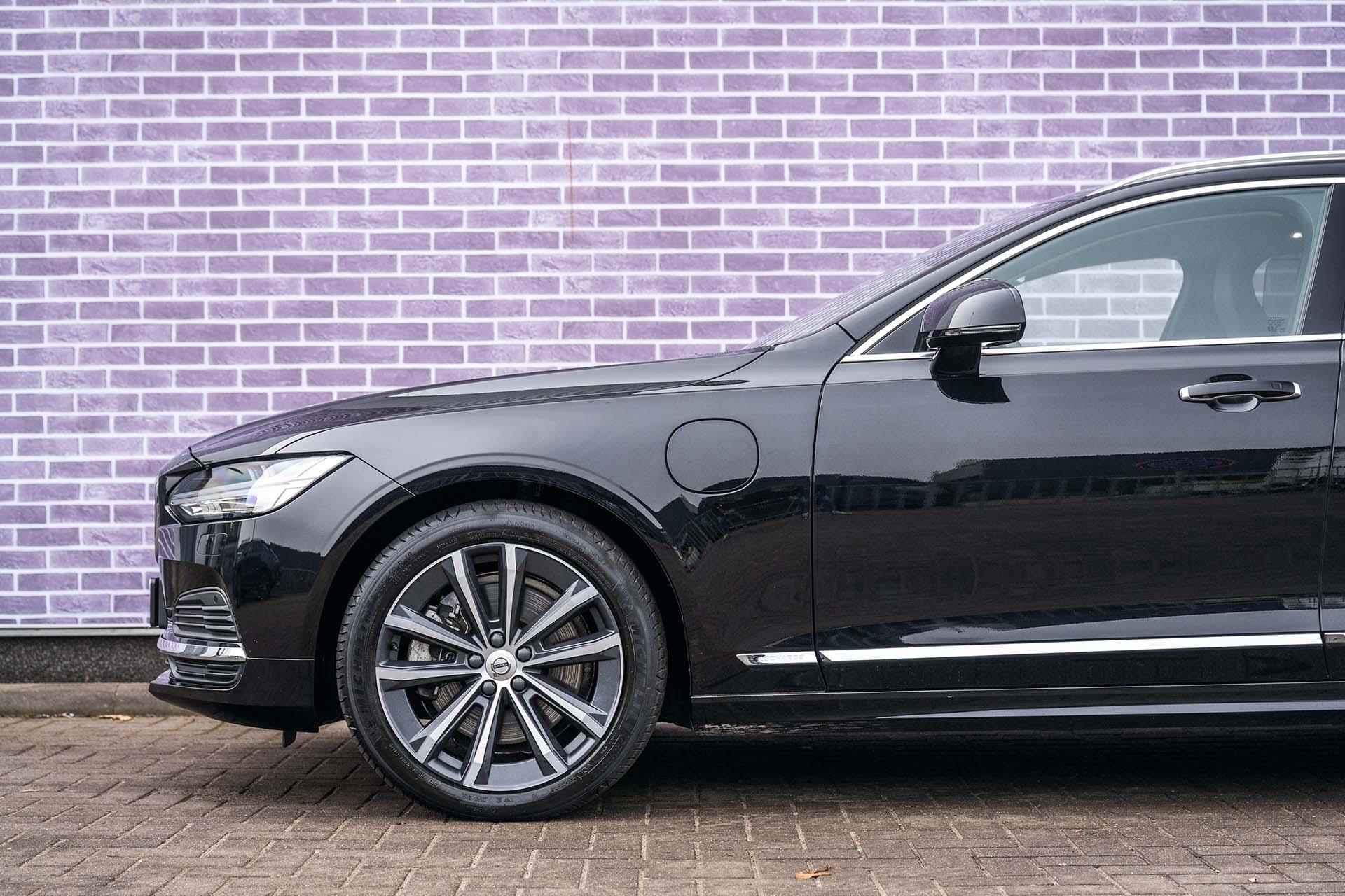 Volvo V90 T6 AWD Inscription Long Range | Elektr. Panoramadak | Trekhaak | Google Maps | Harman Kardon audio | Stoel-/stuur-/achterbankverwarming | Full LED - 17/42