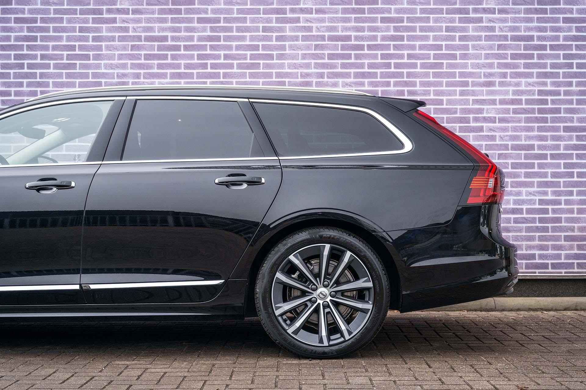 Volvo V90 T6 AWD Inscription Long Range | Elektr. Panoramadak | Trekhaak | Google Maps | Harman Kardon audio | Stoel-/stuur-/achterbankverwarming | Full LED - 18/42