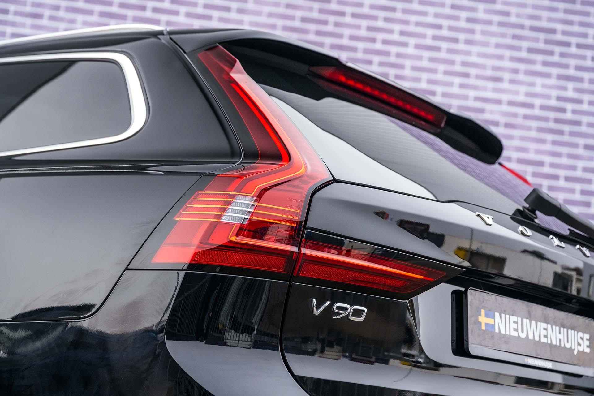 Volvo V90 T6 AWD Inscription Long Range | Elektr. Panoramadak | Trekhaak | Google Maps | Harman Kardon audio | Stoel-/stuur-/achterbankverwarming | Full LED - 19/42