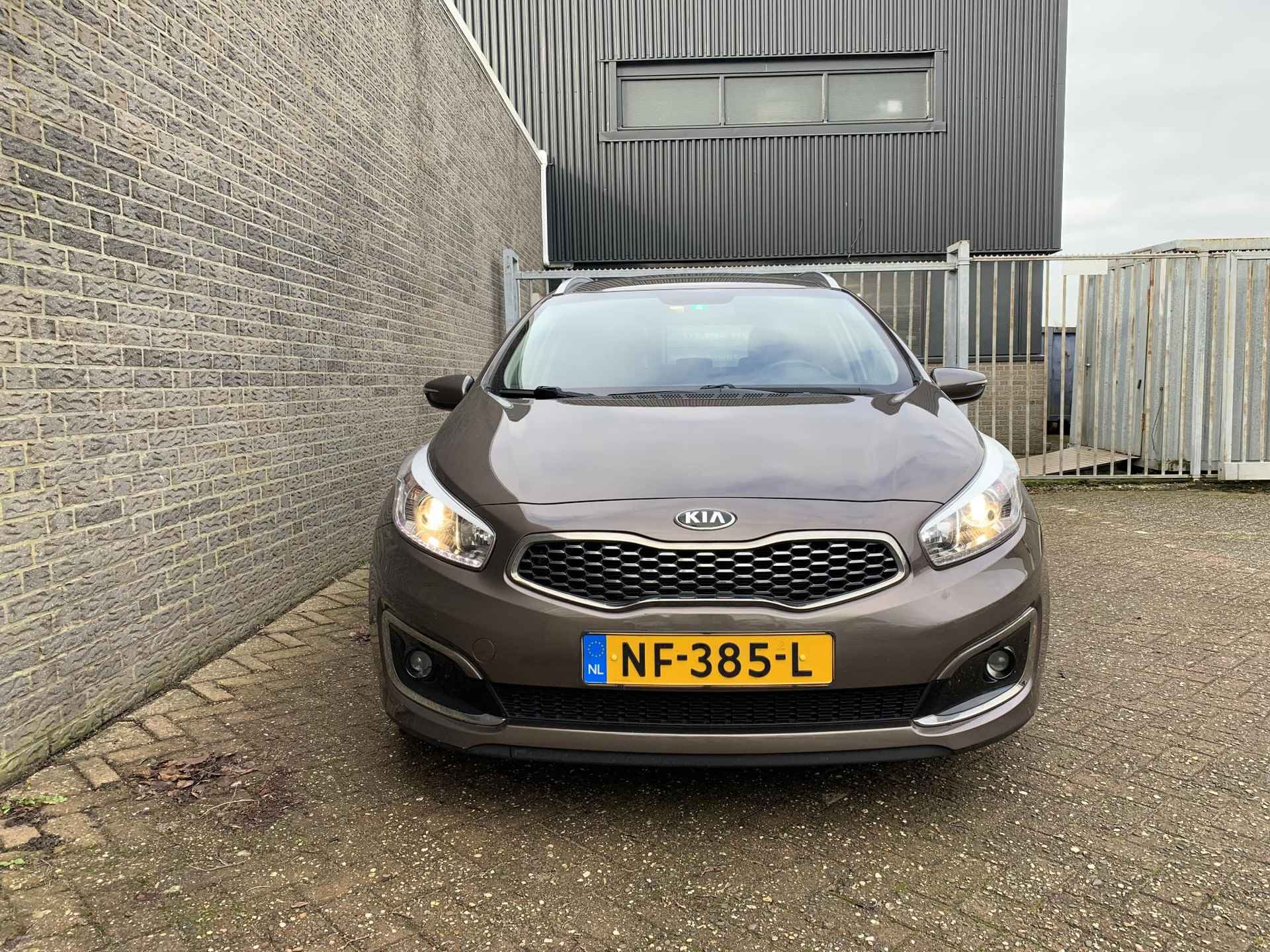 Kia cee'd Sportswagon 1.6 GDI DynamicLine | Navigatie | Camera | Climate control | Cruise Control | Instelbare stuurbekrachtiging | PDC | LMV 16 inch - 4/22