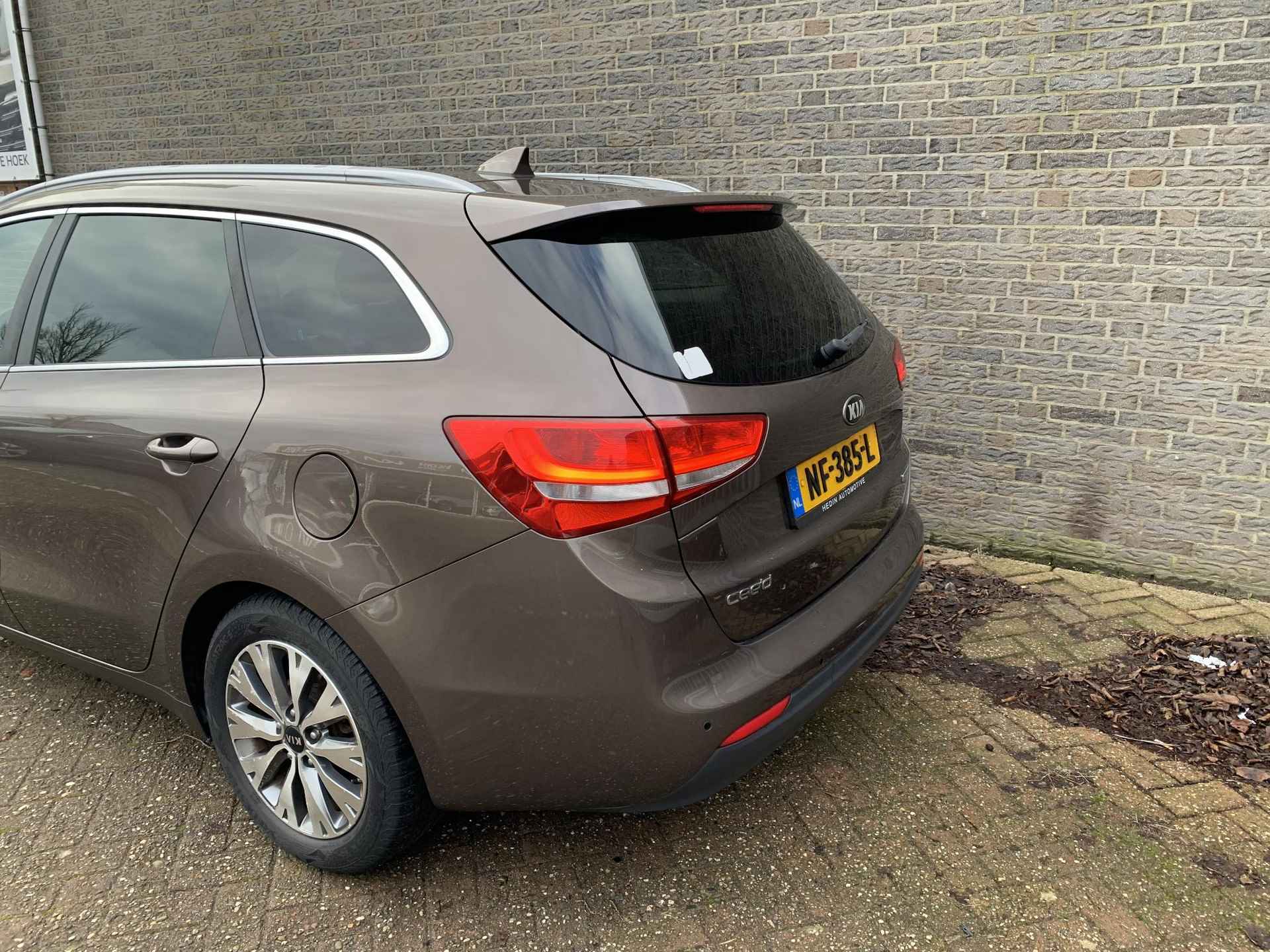 Kia cee'd Sportswagon 1.6 GDI DynamicLine | Navigatie | Camera | Climate control | Cruise Control | Instelbare stuurbekrachtiging | PDC | LMV 16 inch - 6/22