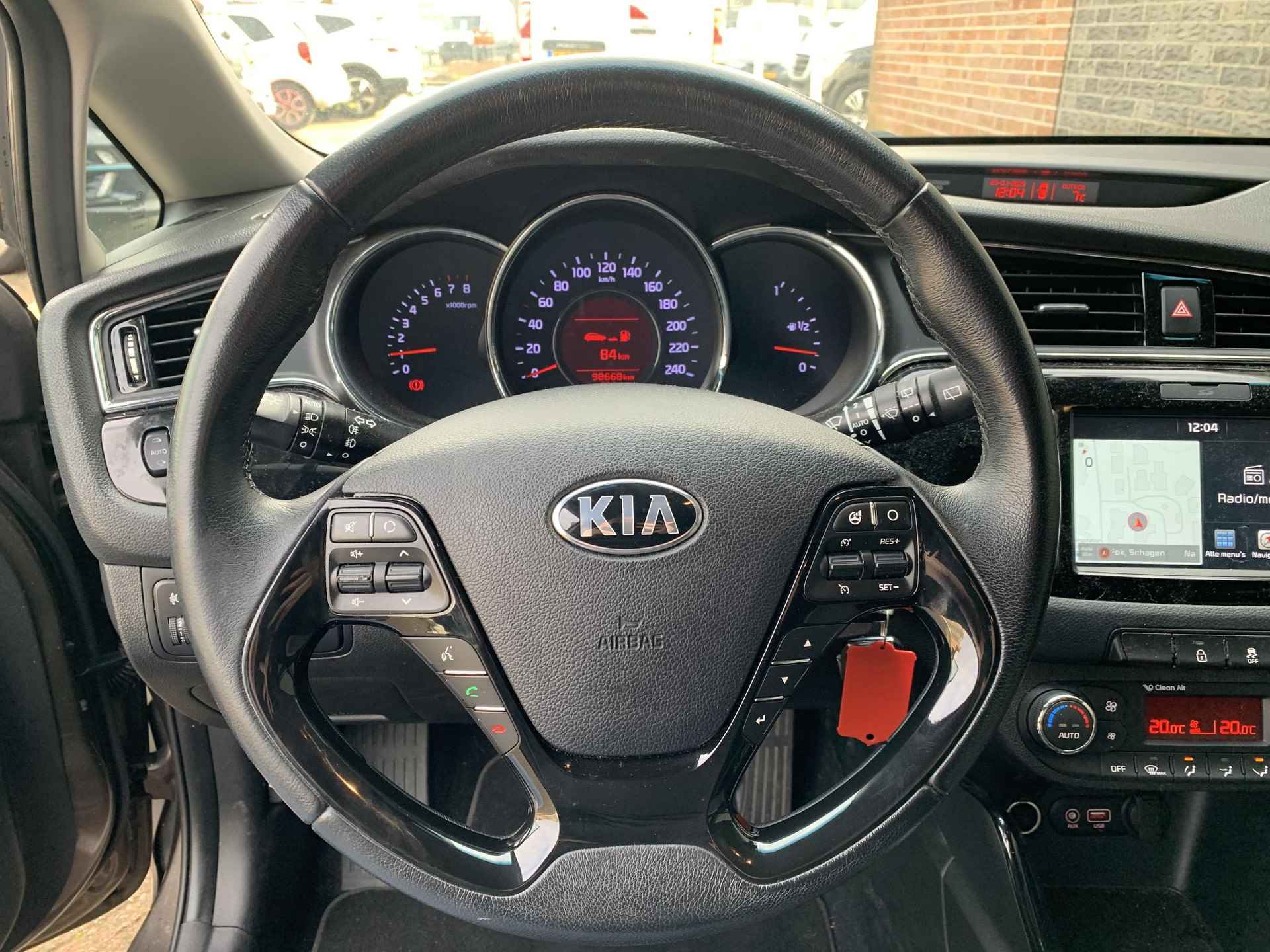 Kia cee'd Sportswagon 1.6 GDI DynamicLine | Navigatie | Camera | Climate control | Cruise Control | Instelbare stuurbekrachtiging | PDC | LMV 16 inch - 11/22