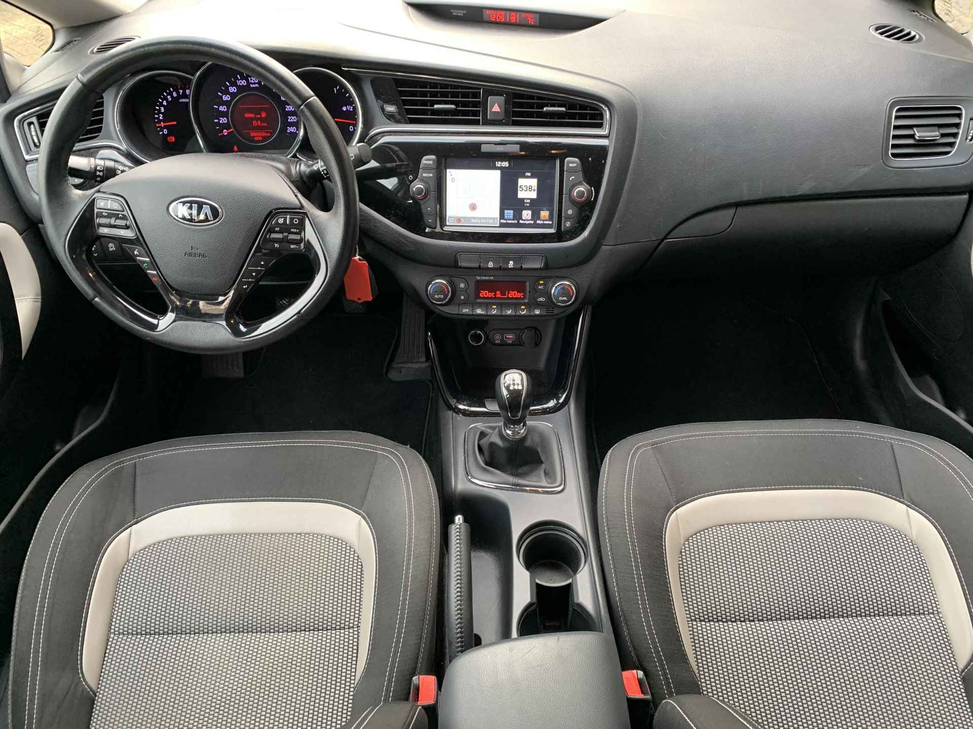 Kia cee'd Sportswagon 1.6 GDI DynamicLine | Navigatie | Camera | Climate control | Cruise Control | Instelbare stuurbekrachtiging | PDC | LMV 16 inch - 18/22