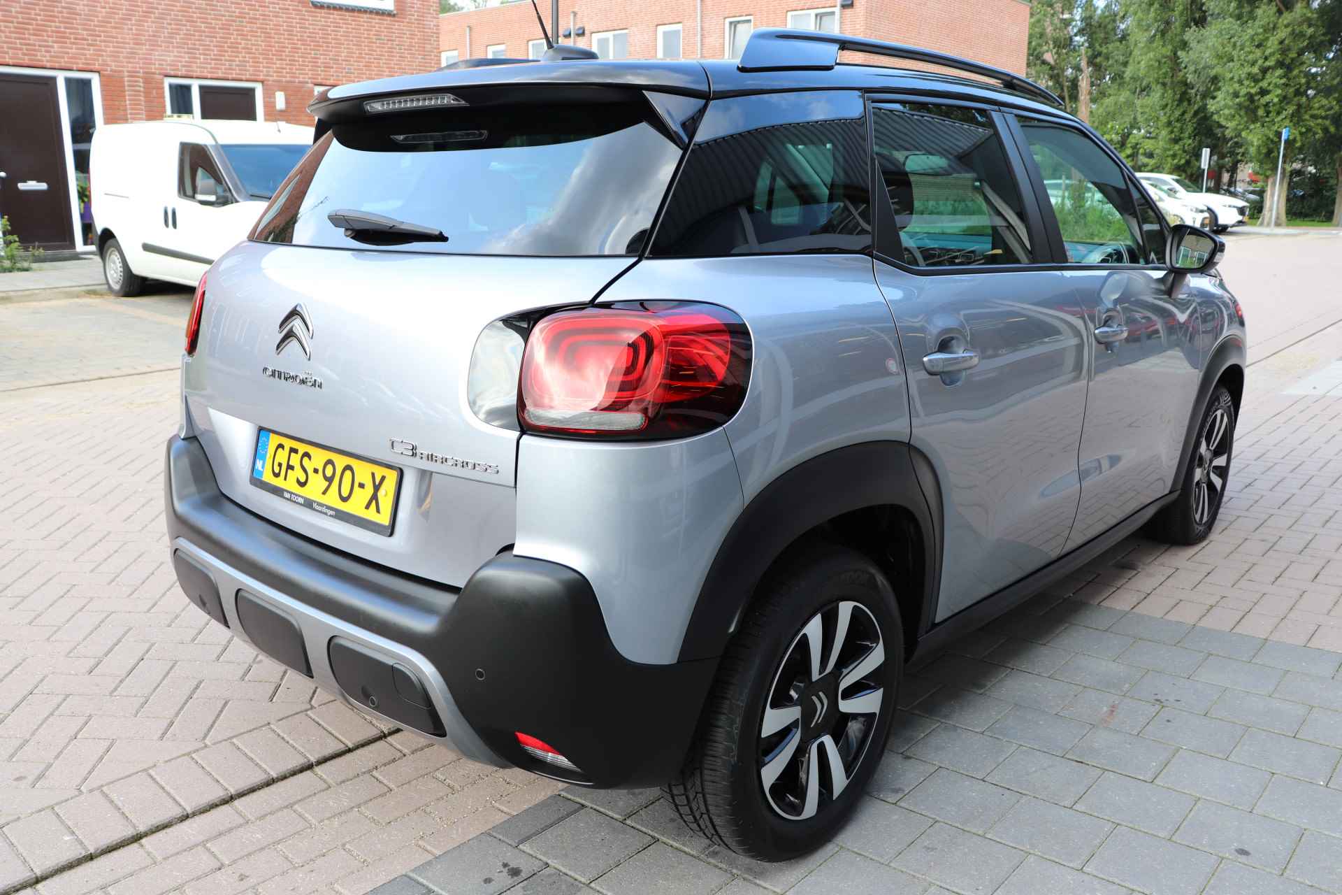 Citroën C3 Aircross 1.2 PureTech S&S Shine 110 pk Navigatie - 8/28