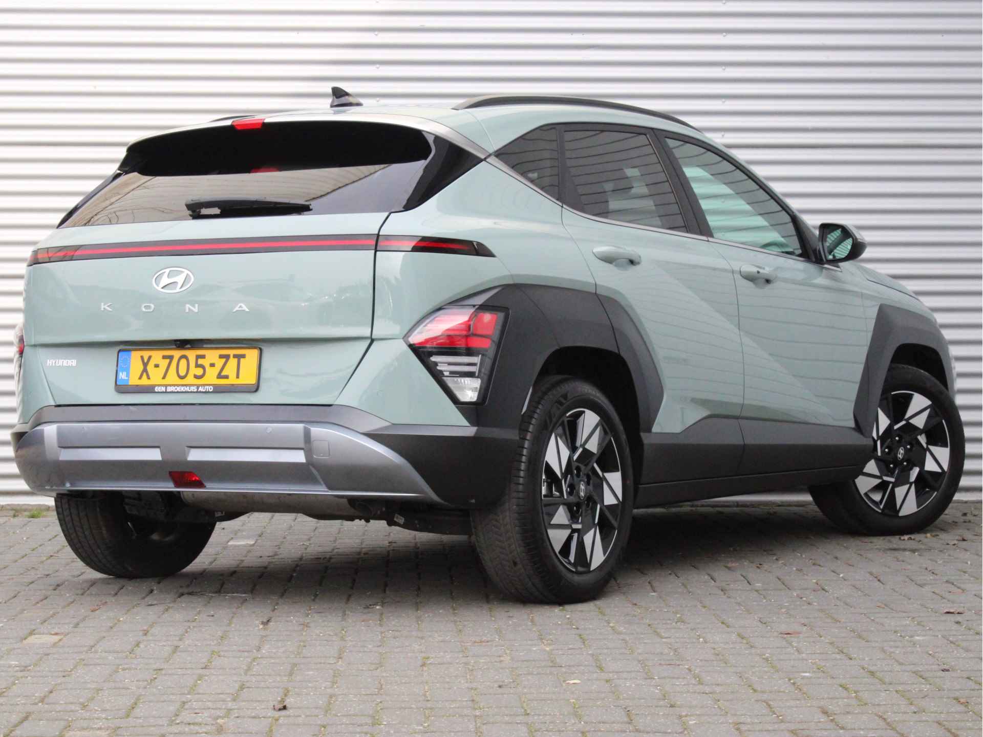 Hyundai KONA 1.6 GDI HEV Comfort Smart | Elektrische klep | Blind-spot | Stoel-Stuurverwarming | Parkeercamera | 1.300kg trekgewicht | - 2/42