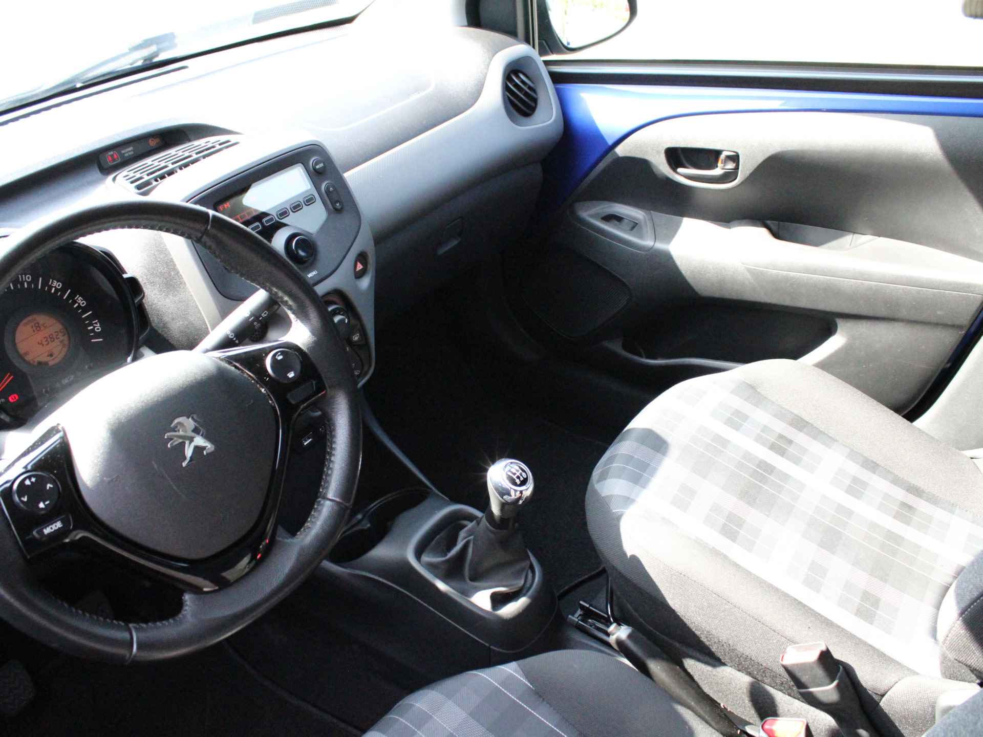 Peugeot 108 1.0 e-VTi 72PK Active 5DRS Airco, Audio, Centrale vergrendeling, Extra Getint glas, Elektrische spiegels - 11/40