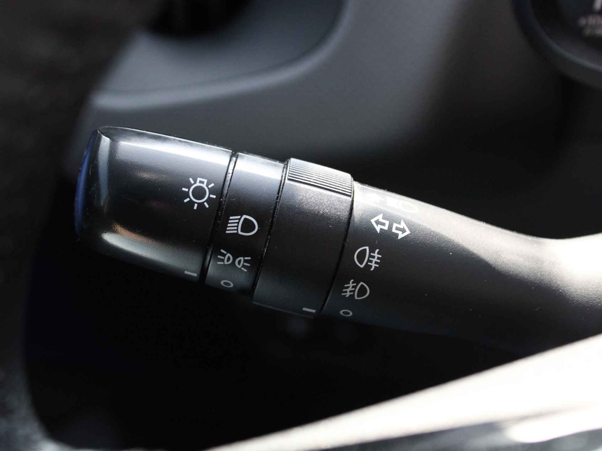 Peugeot 108 1.0 e-VTi 72PK Active 5DRS Airco, Audio, Centrale vergrendeling, Extra Getint glas, Elektrische spiegels - 18/40