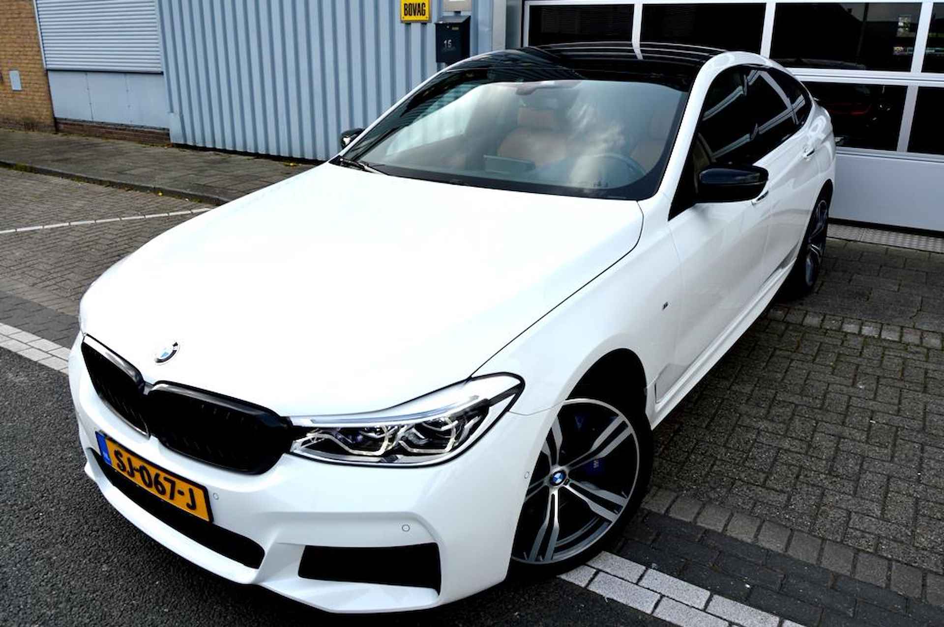 BMW 6-serie Gran Turismo 630d M SPORT LMV-20/LEER/NAVI/360º - 7/49