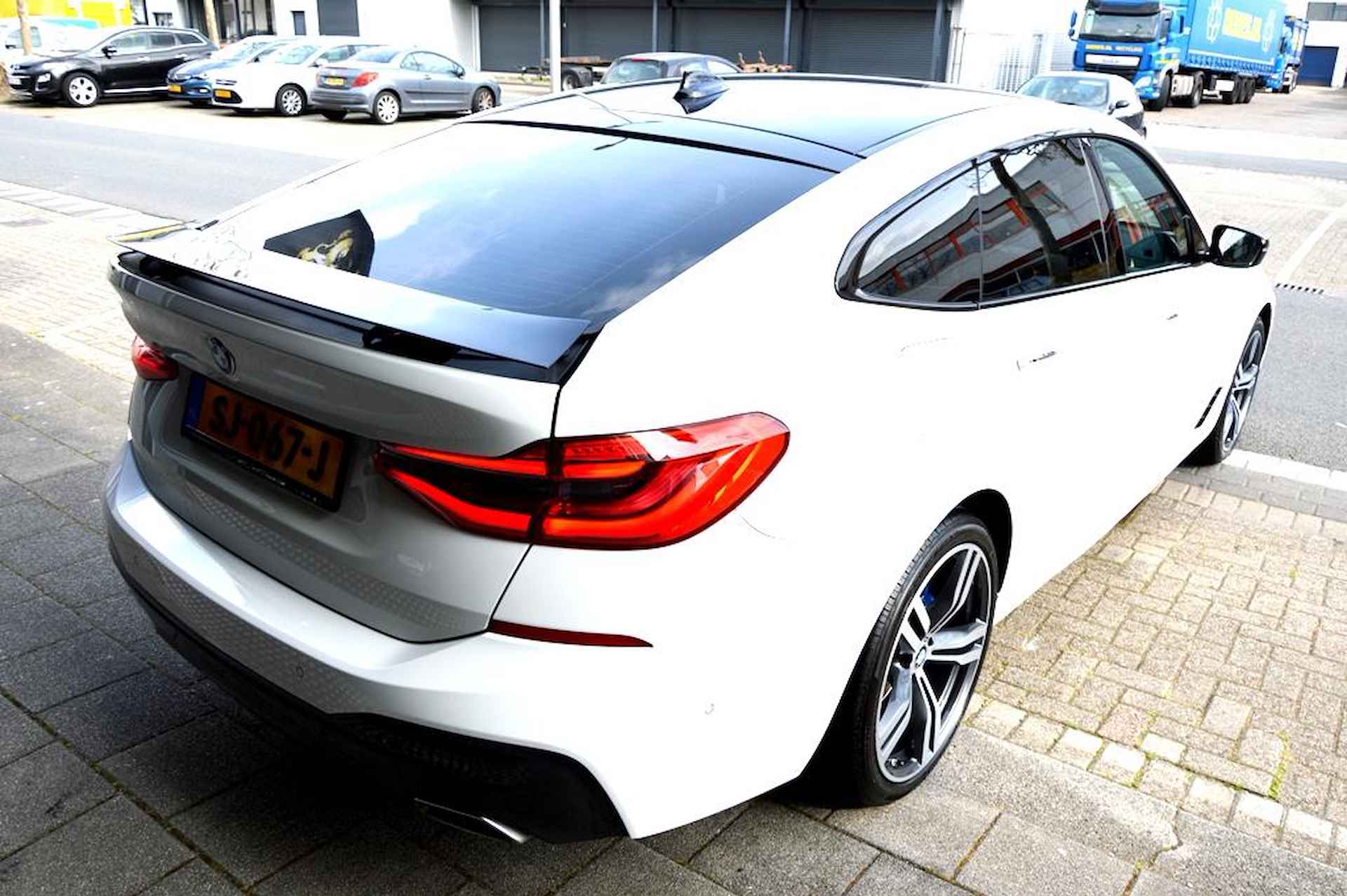 BMW 6-serie Gran Turismo 630d M SPORT LMV-20/LEER/NAVI/360º - 16/49