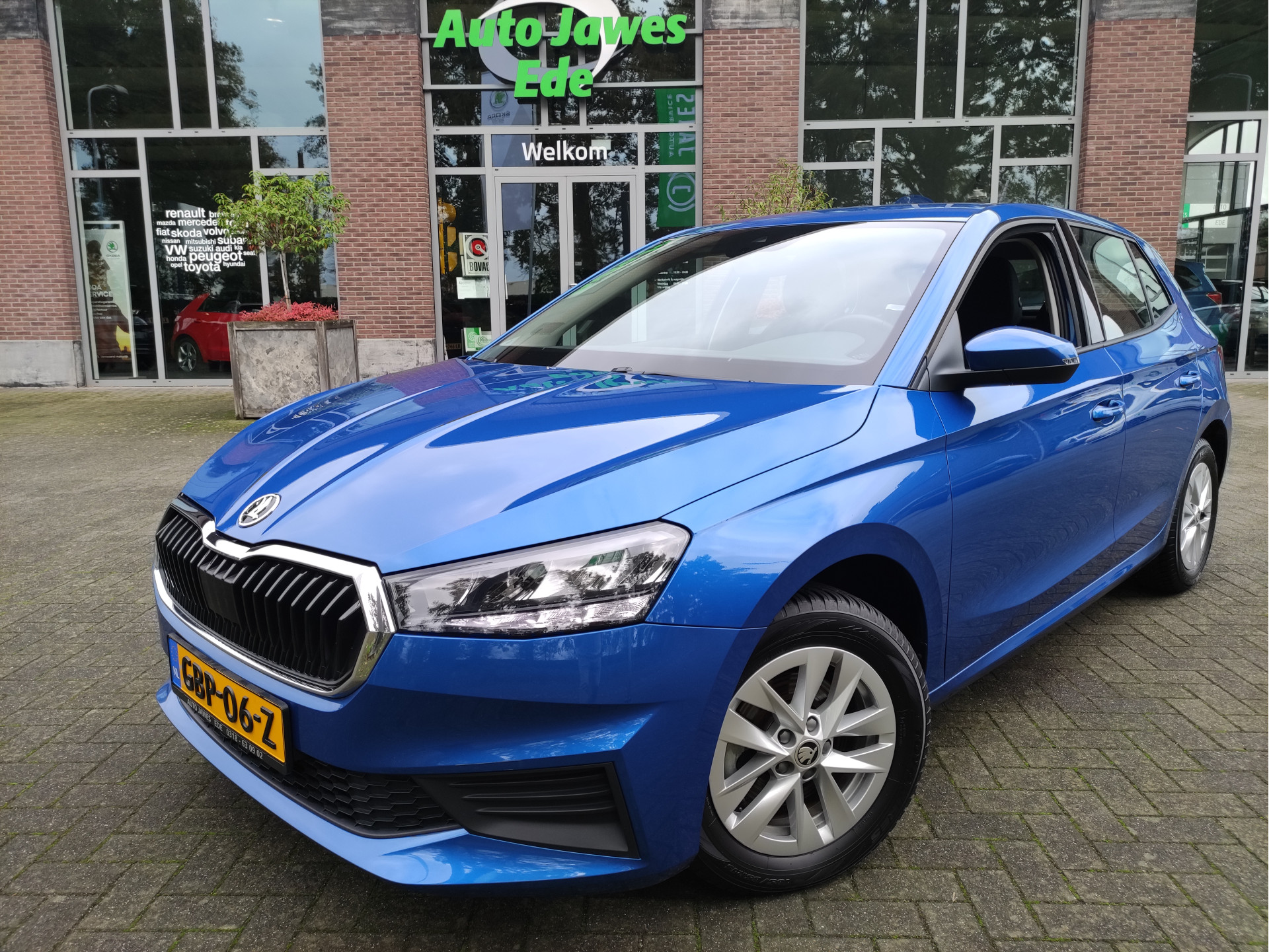 Škoda Fabia 1.0 TSI 110PK DSG Ambition Achteruitrijcamera - Parkeersensoren - stoelverwarming - LMV