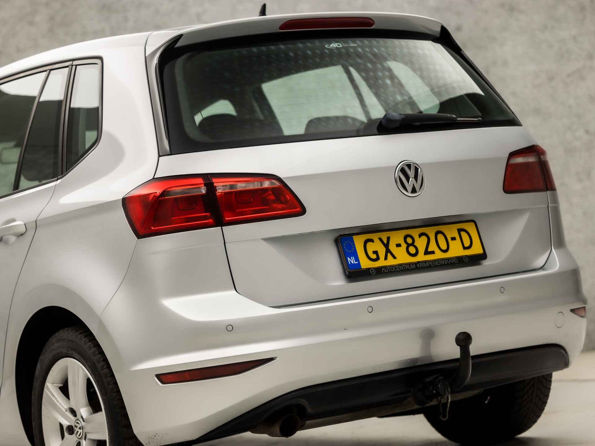 Volkswagen Golf Sportsvan 1.2 TSI Highline Automaat (NAVIGATIE, CLIMATE, STOELVERWARMING, TREKHAAK, SPORTSTOELEN, CRUISE, PARKEERSENSOREN, NIEUWSTAAT) - 13/33