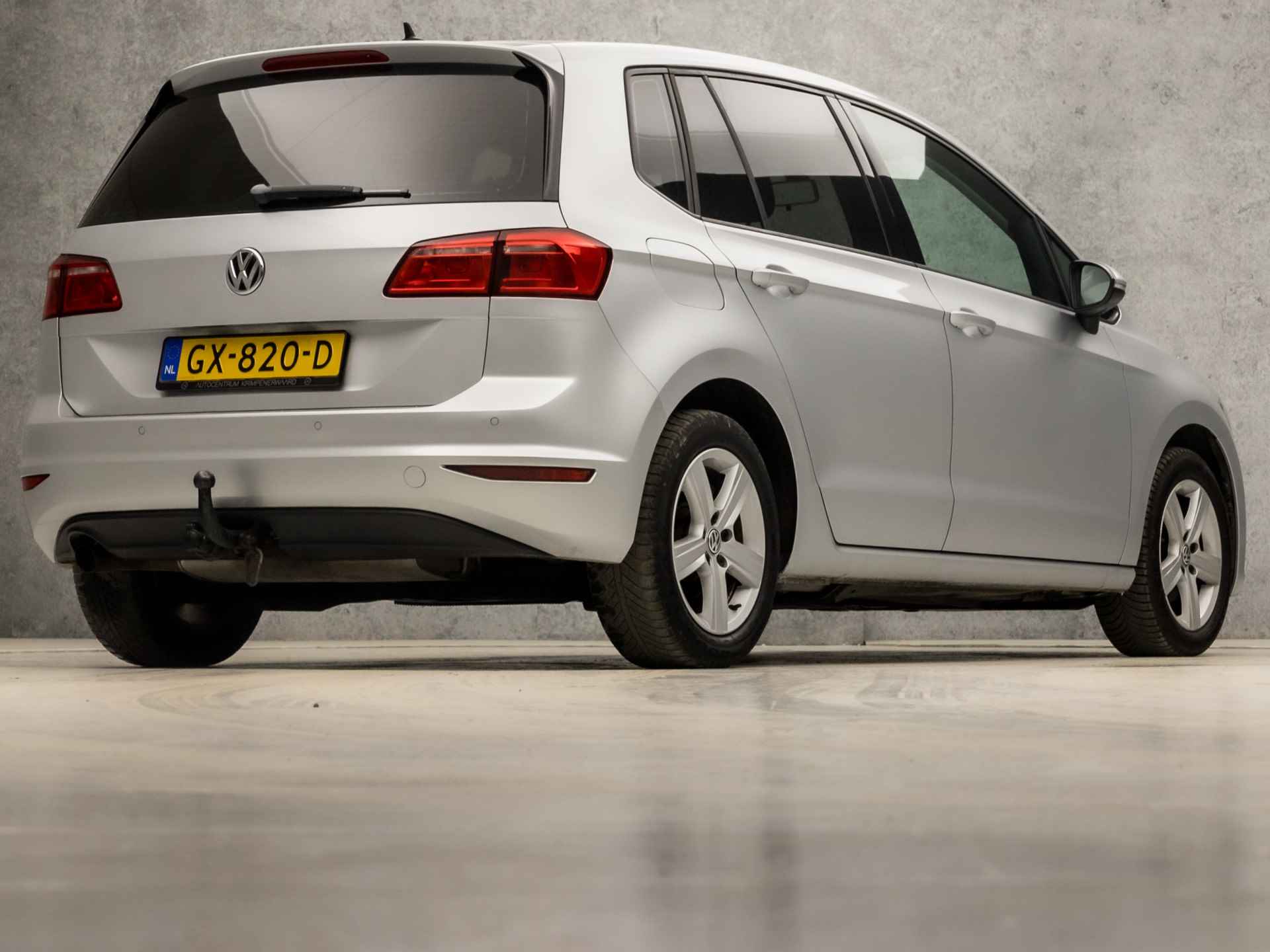 Volkswagen Golf Sportsvan 1.2 TSI Highline Automaat (NAVIGATIE, CLIMATE, STOELVERWARMING, GETINT GLAS, TREKHAAK, SPORTSTOELEN, CRUISE, PARKEERSENSOREN, NIEUWSTAAT) - 5/34