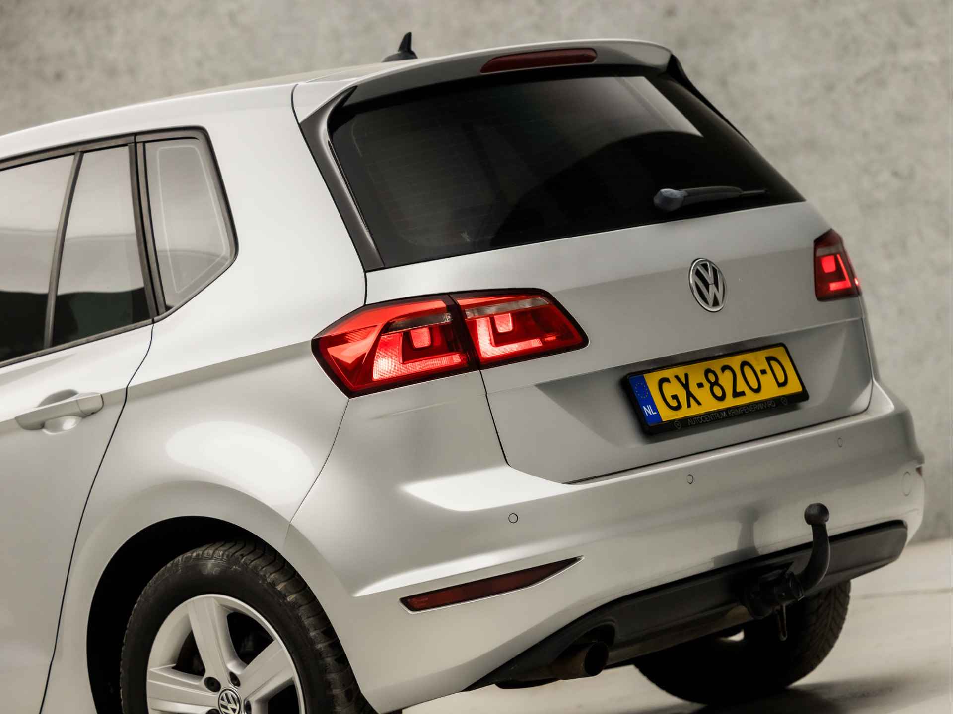 Volkswagen Golf Sportsvan 1.2 TSI Highline Automaat (NAVIGATIE, CLIMATE, STOELVERWARMING, GETINT GLAS, TREKHAAK, SPORTSTOELEN, CRUISE, PARKEERSENSOREN, NIEUWSTAAT) - 12/34